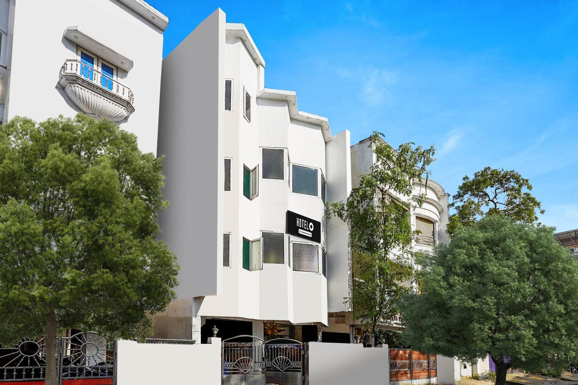 Super O Rathinapuram Near Airport Hotel