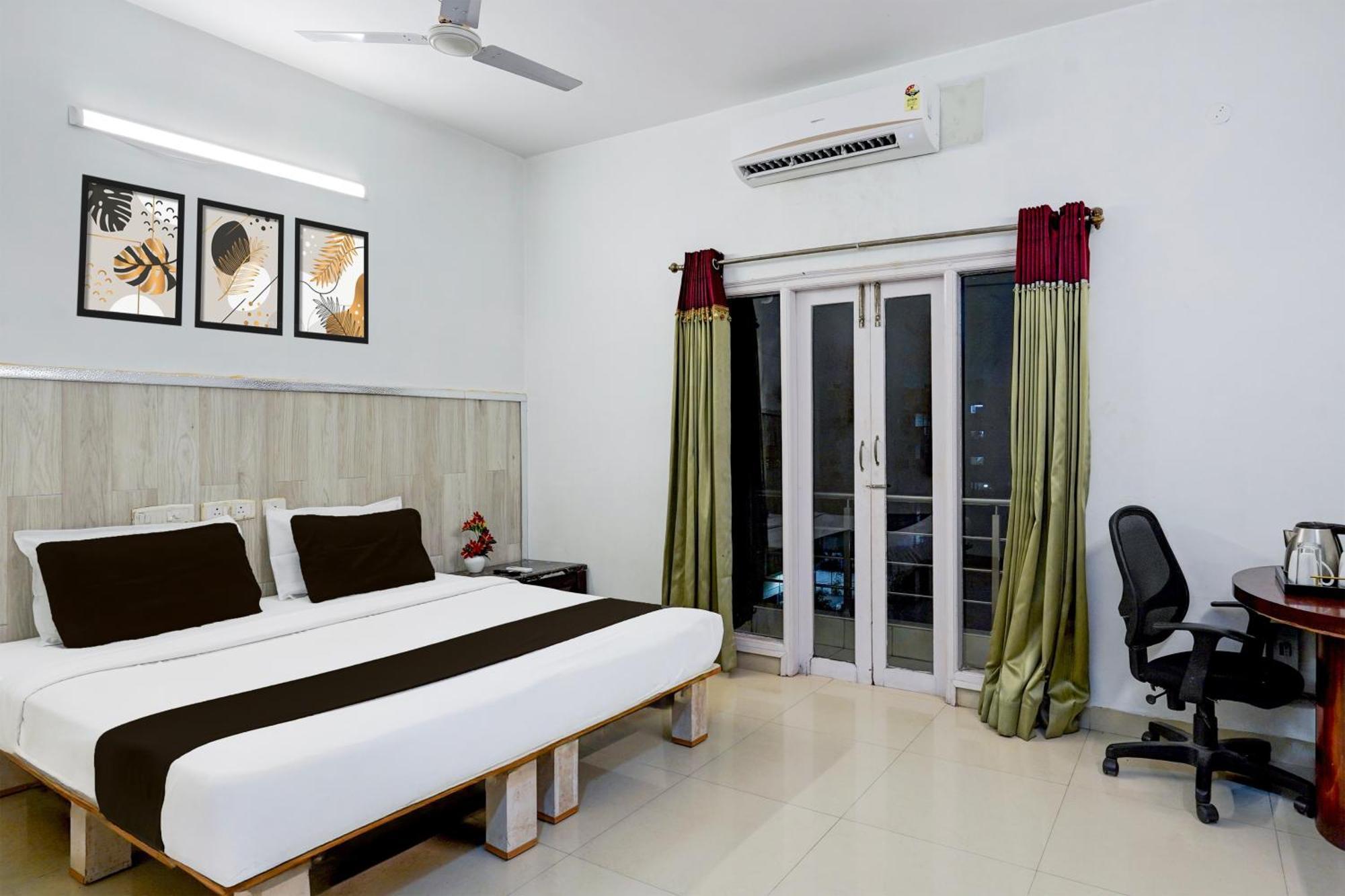 Super Townhouse Medavakkam Near Jayachandran Hotel