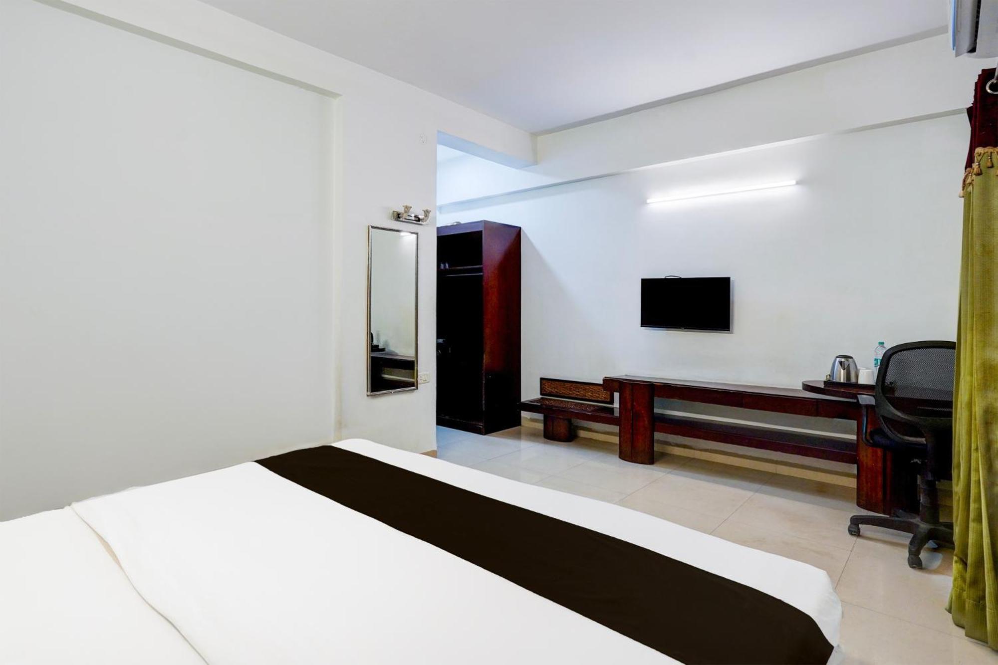 Super Townhouse Medavakkam Near Jayachandran 3*