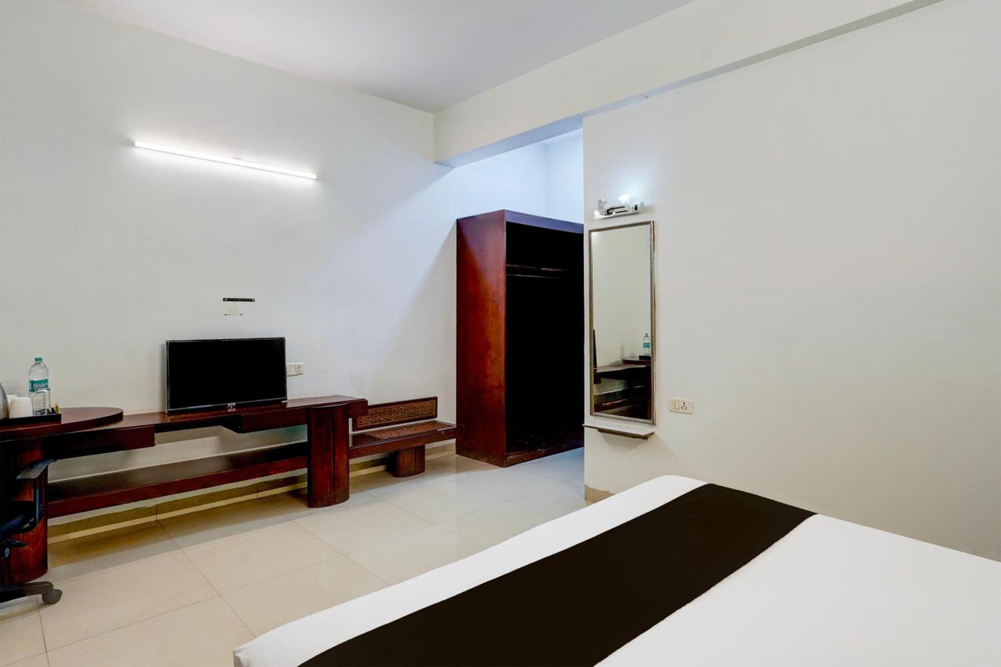 Super Townhouse Medavakkam Near Jayachandran Chennai
