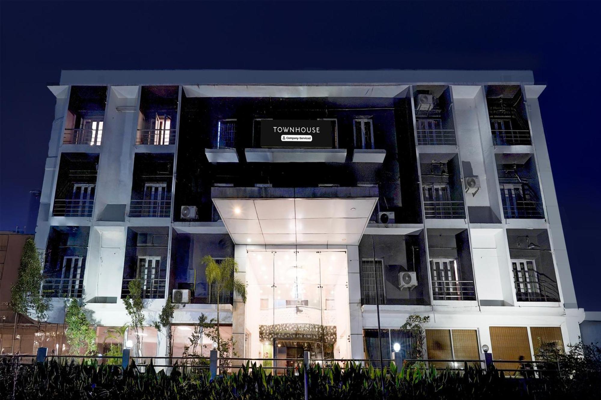 Super Townhouse Medavakkam Near Jayachandran Hotel 3*