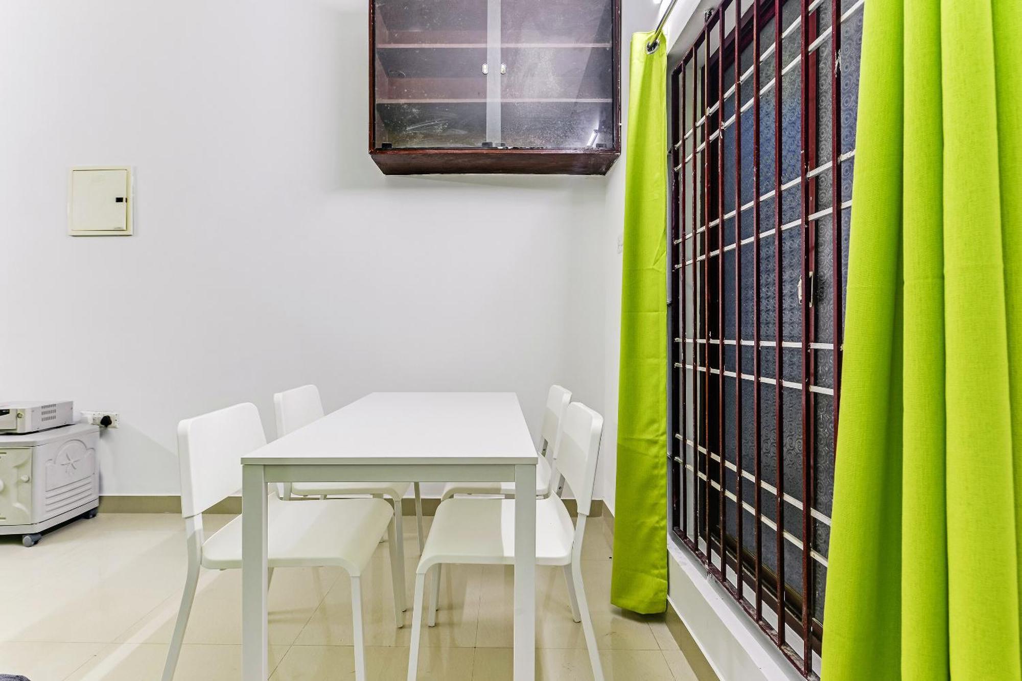 Guest house O Jj Residency Near International Airport