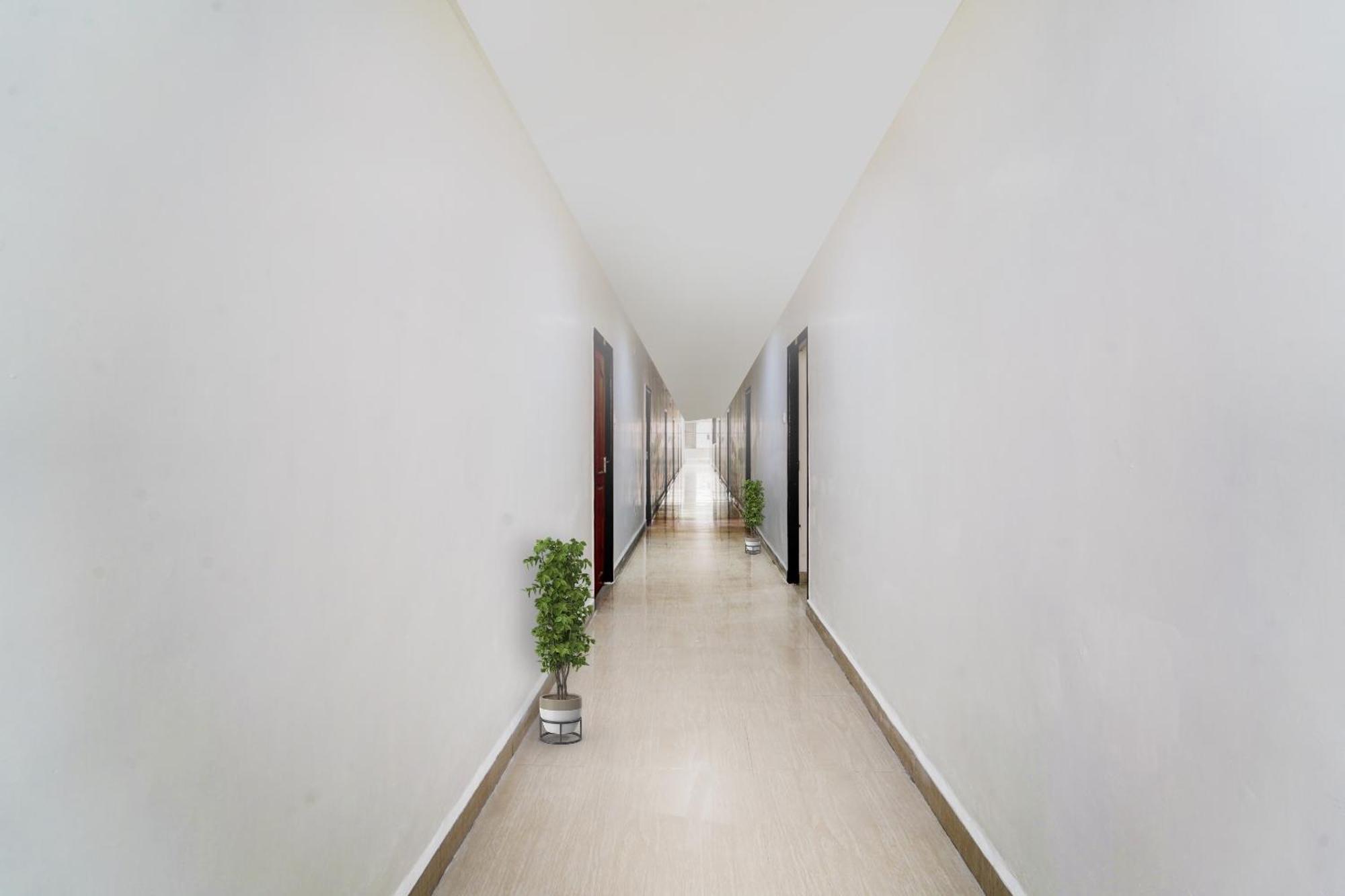 Hotel O Jayam Residency Tiruvottiyur Near Tiruvottriyur Theradi Metro Station