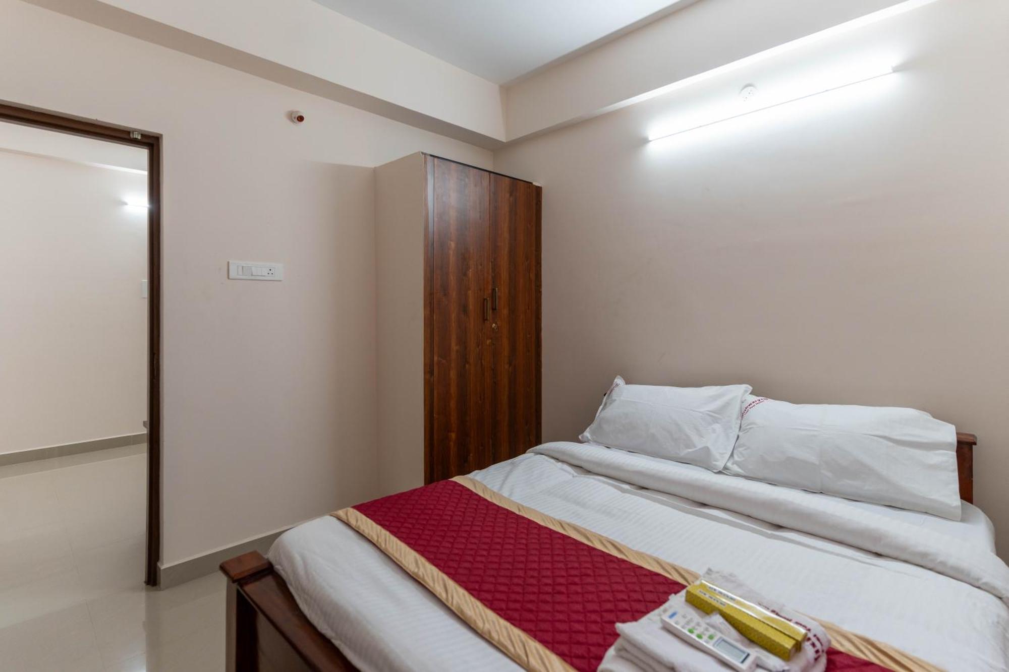 Aishwaryam Service Hotel