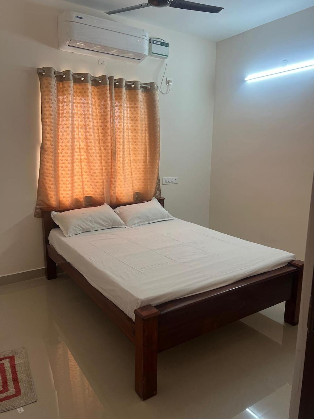 Aishwaryam Service Hotel