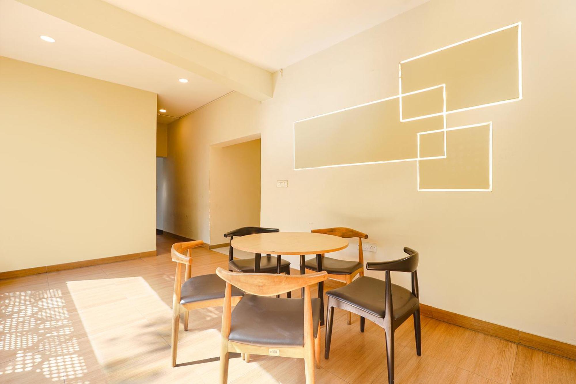 Hotel Fabhotel Kp - Near To Mgr Memorial House Chennai