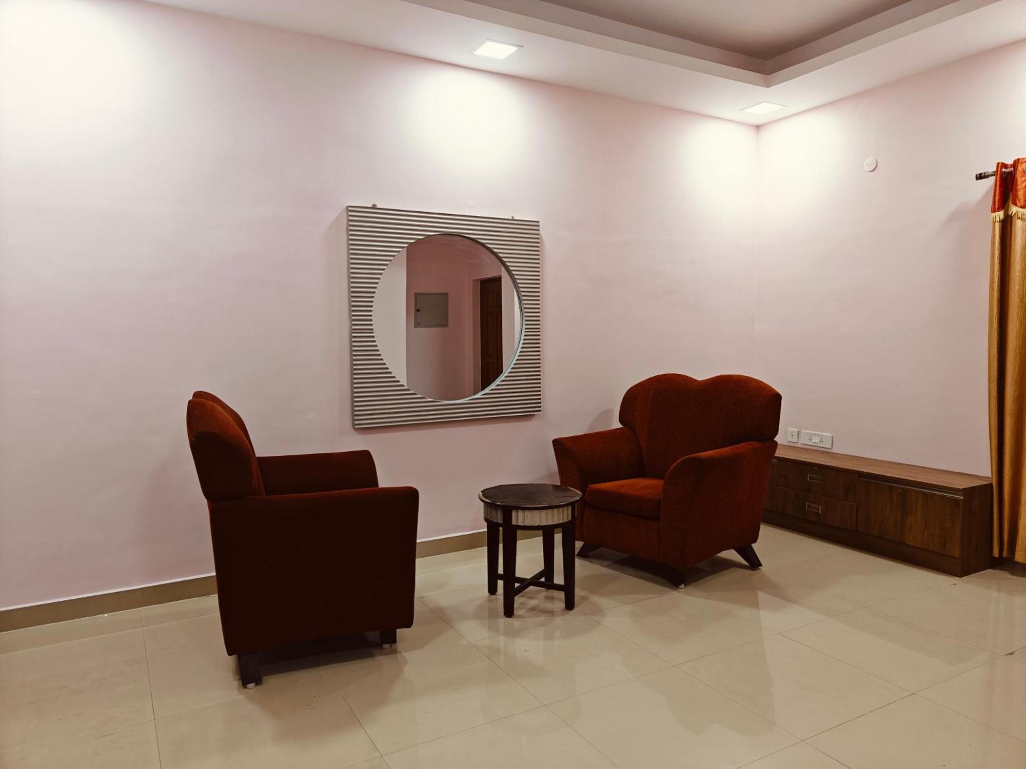 Hotel The Whiteglow Elite Chennai