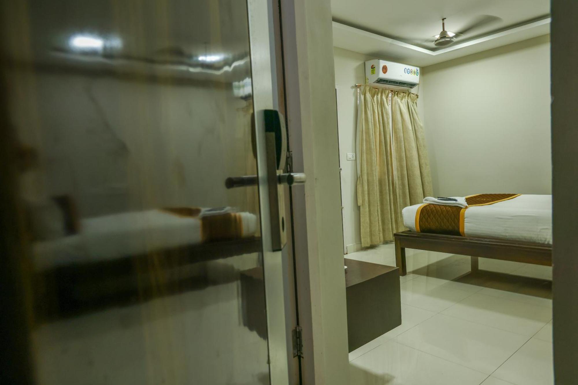 Rithikha Crest 3* Chennai