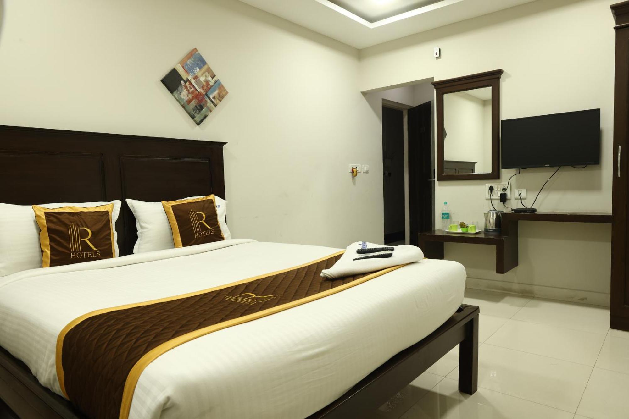 Hotel Rithikha Crest