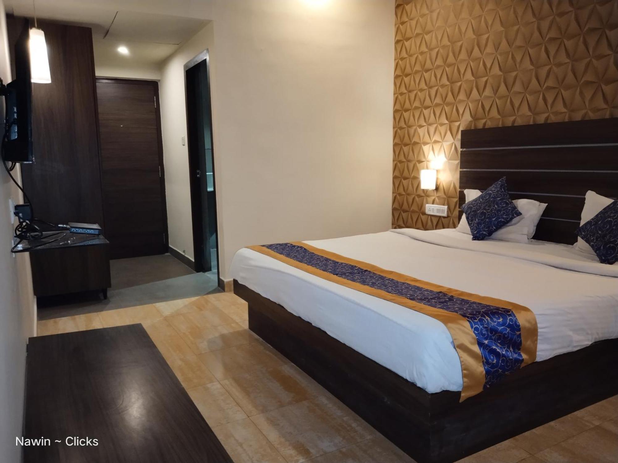 Redfox Hotel- Aminjikarai