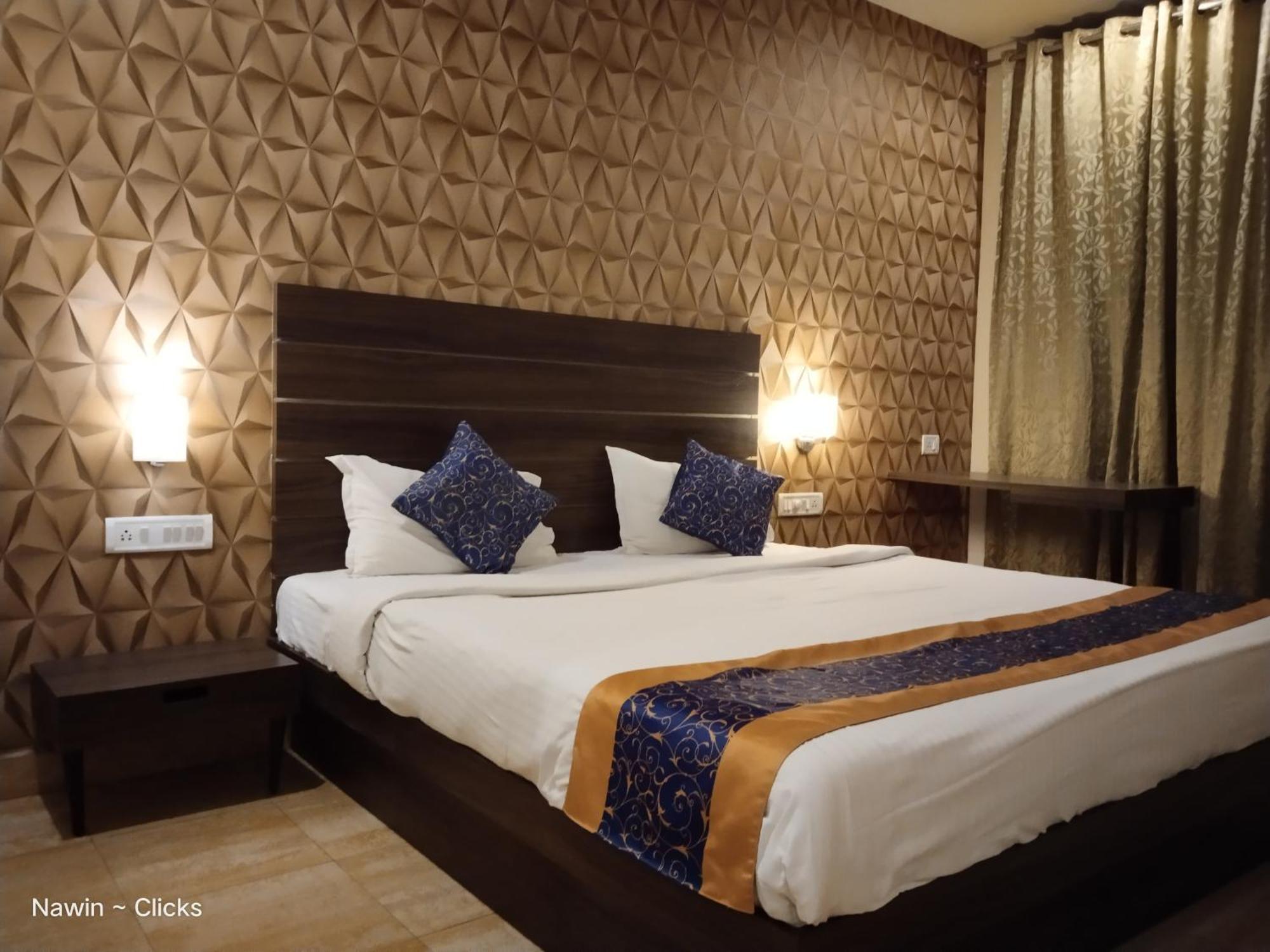 Redfox Hotel- Aminjikarai Hotel