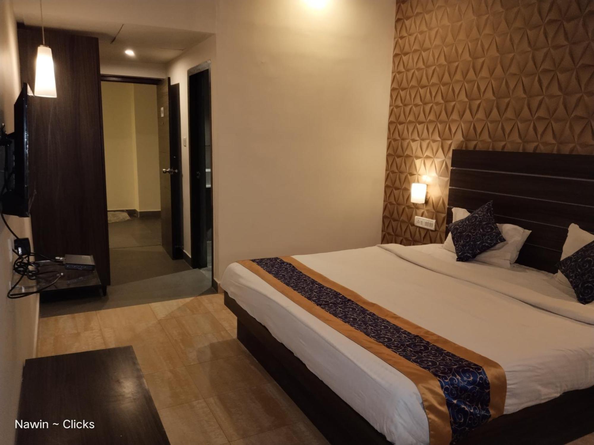 Redfox Hotel- Aminjikarai Hotel Chennai