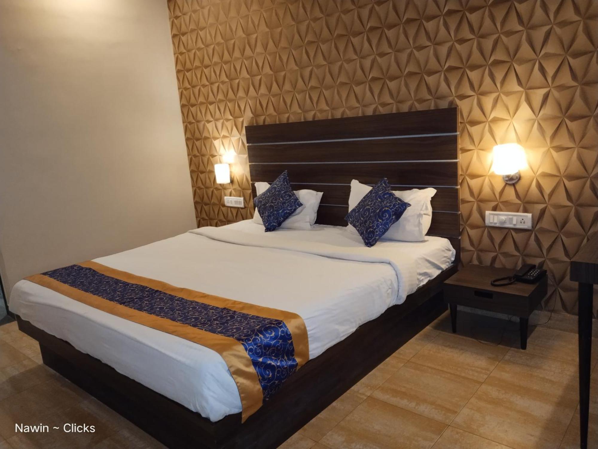 Redfox Hotel- Aminjikarai Hotel