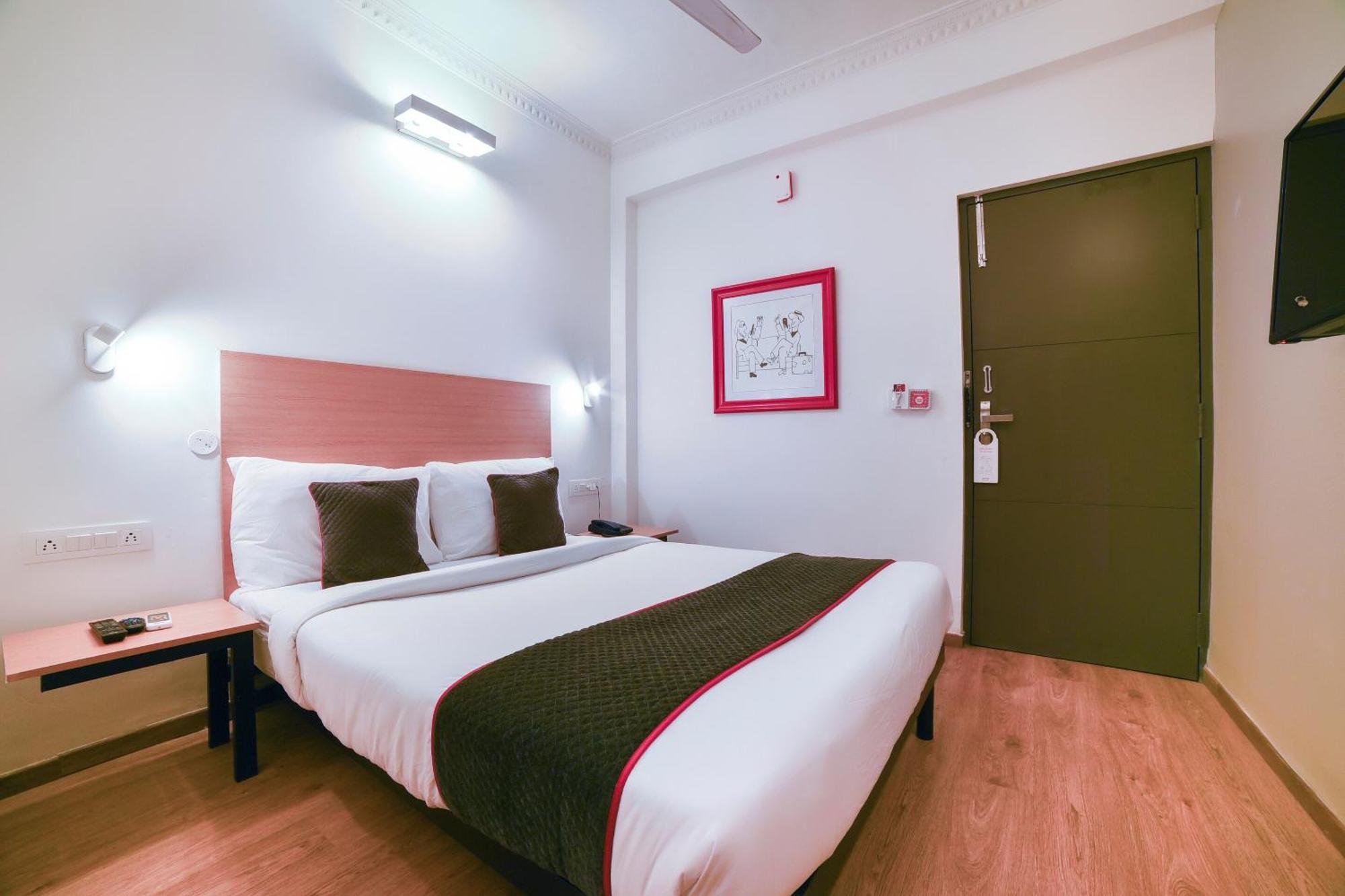 Collection O Vadapalani Hotel