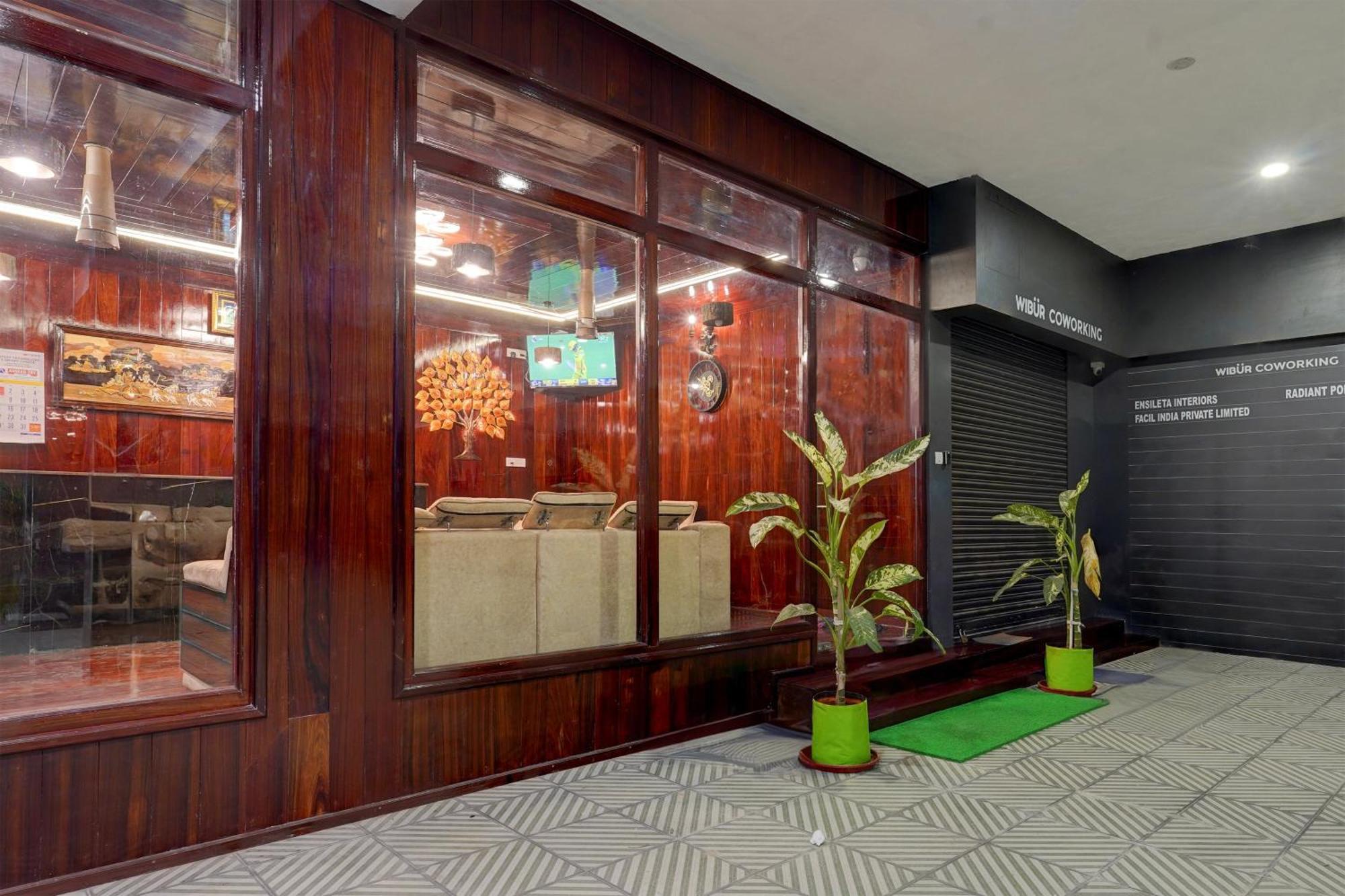 Super Townhouse Nk Vivanta Luxury Hotel 4*