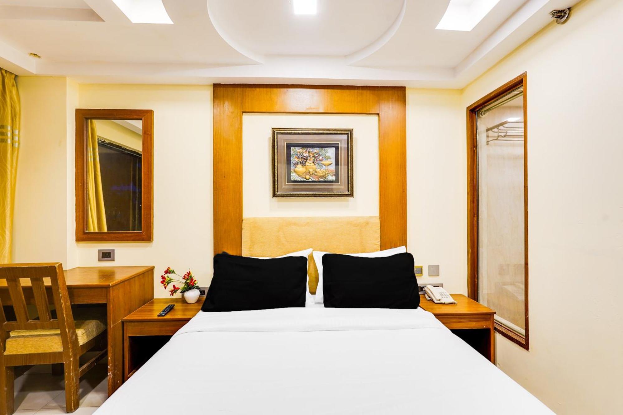 Townhouse Oak Alandur Near Airport Formerly Vijay Park Hotel
