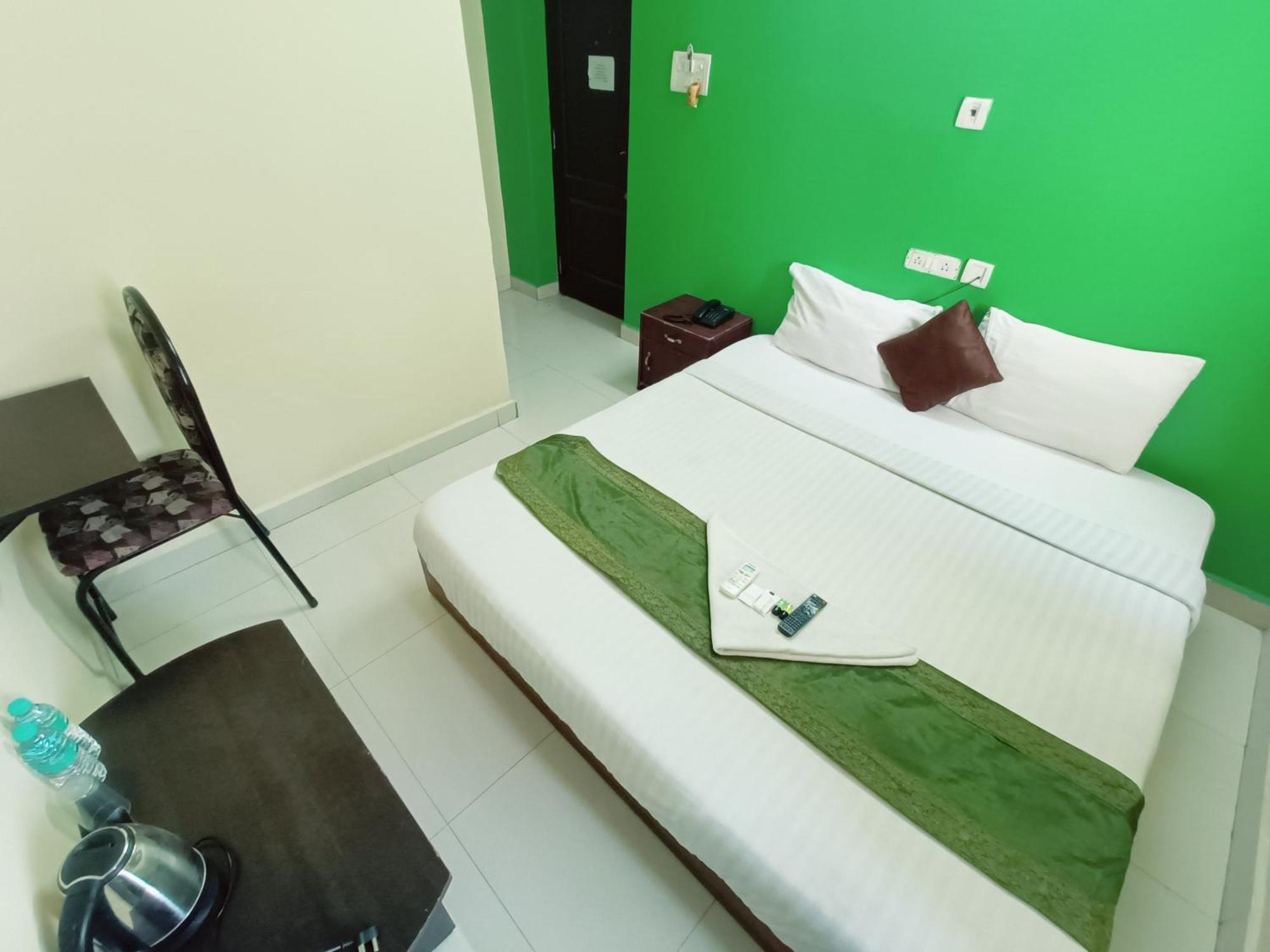 Tree Hotel-near Vfs Global And Ramee Mall Hotel Chennai