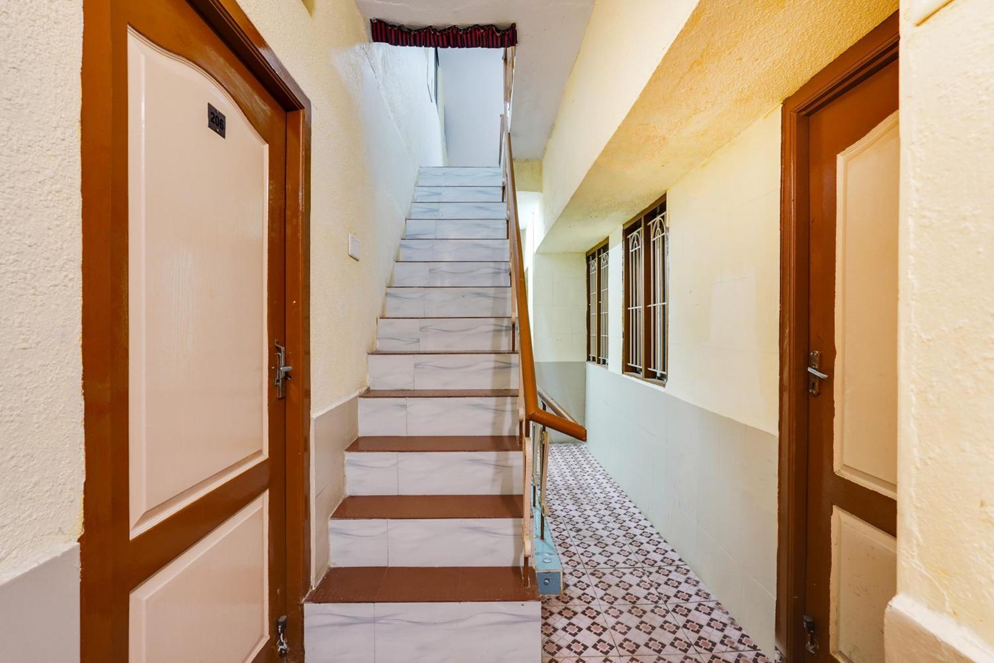 Hotel O Ecr Kanathur