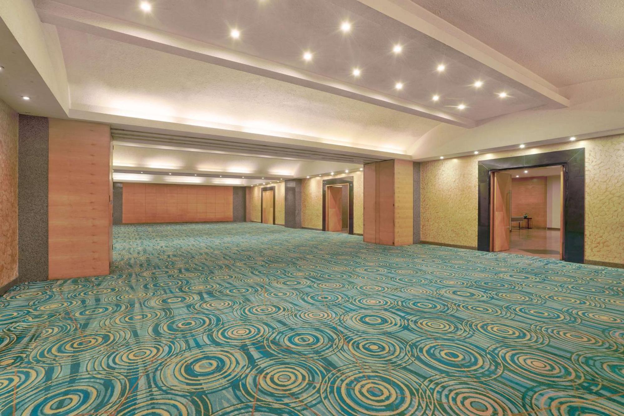 Hotel Park Plaza Omr 5*