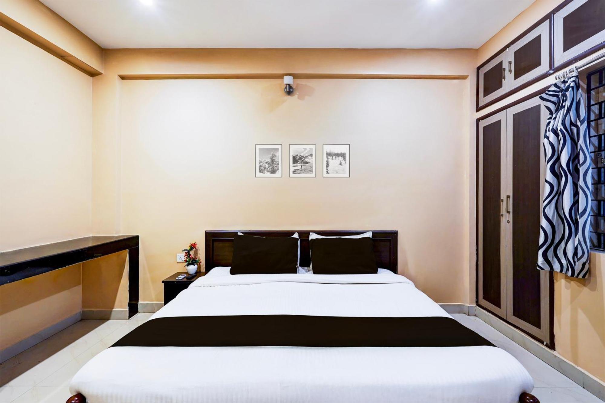 Super O Chrompet Near Rela Hospital Hotel 4*