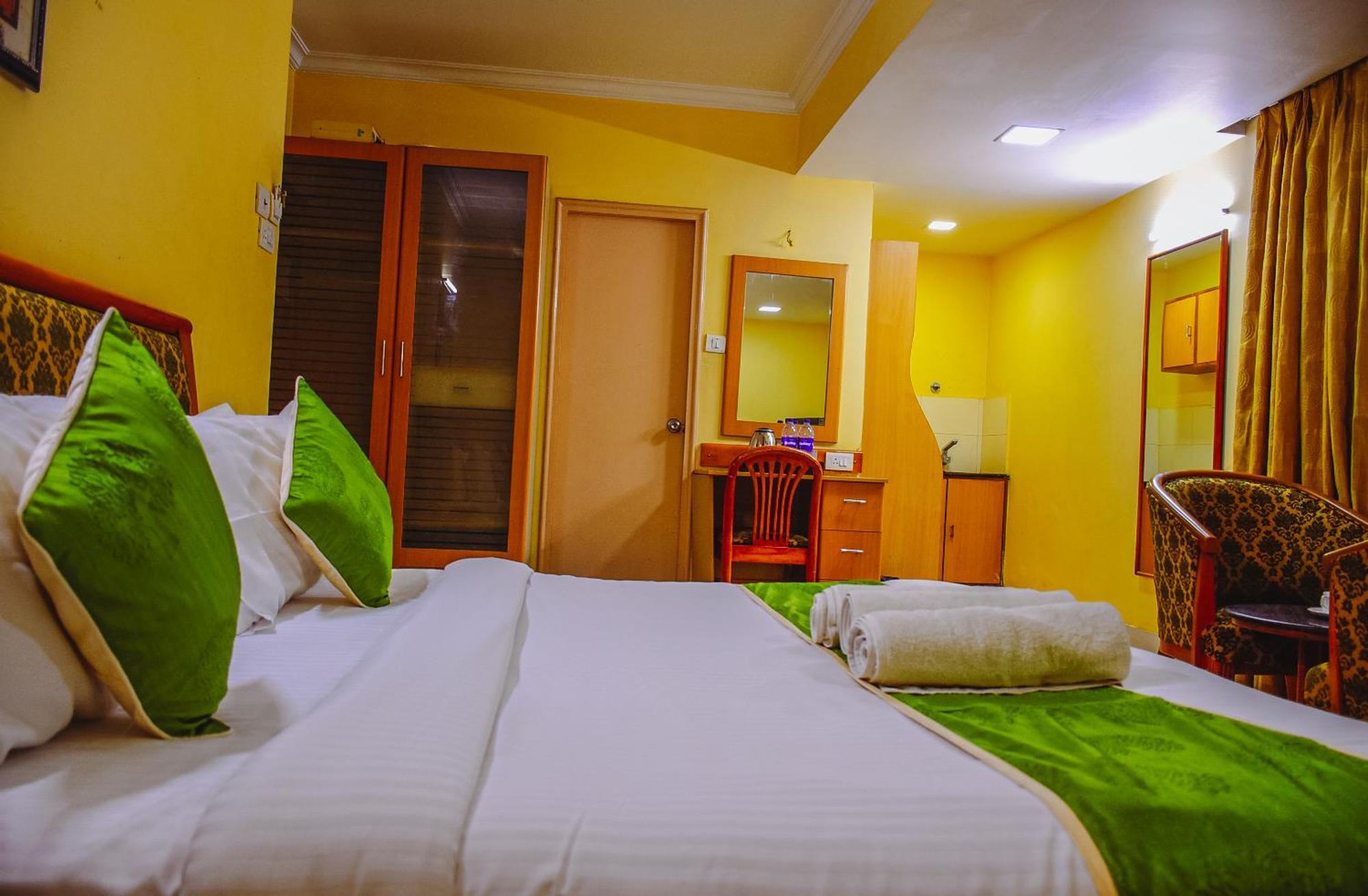 Naksha Tree - Mogappair Hotel 3*
