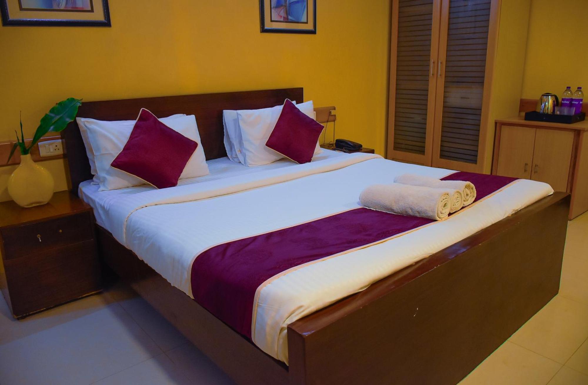 Hotel Naksha Tree - Mogappair