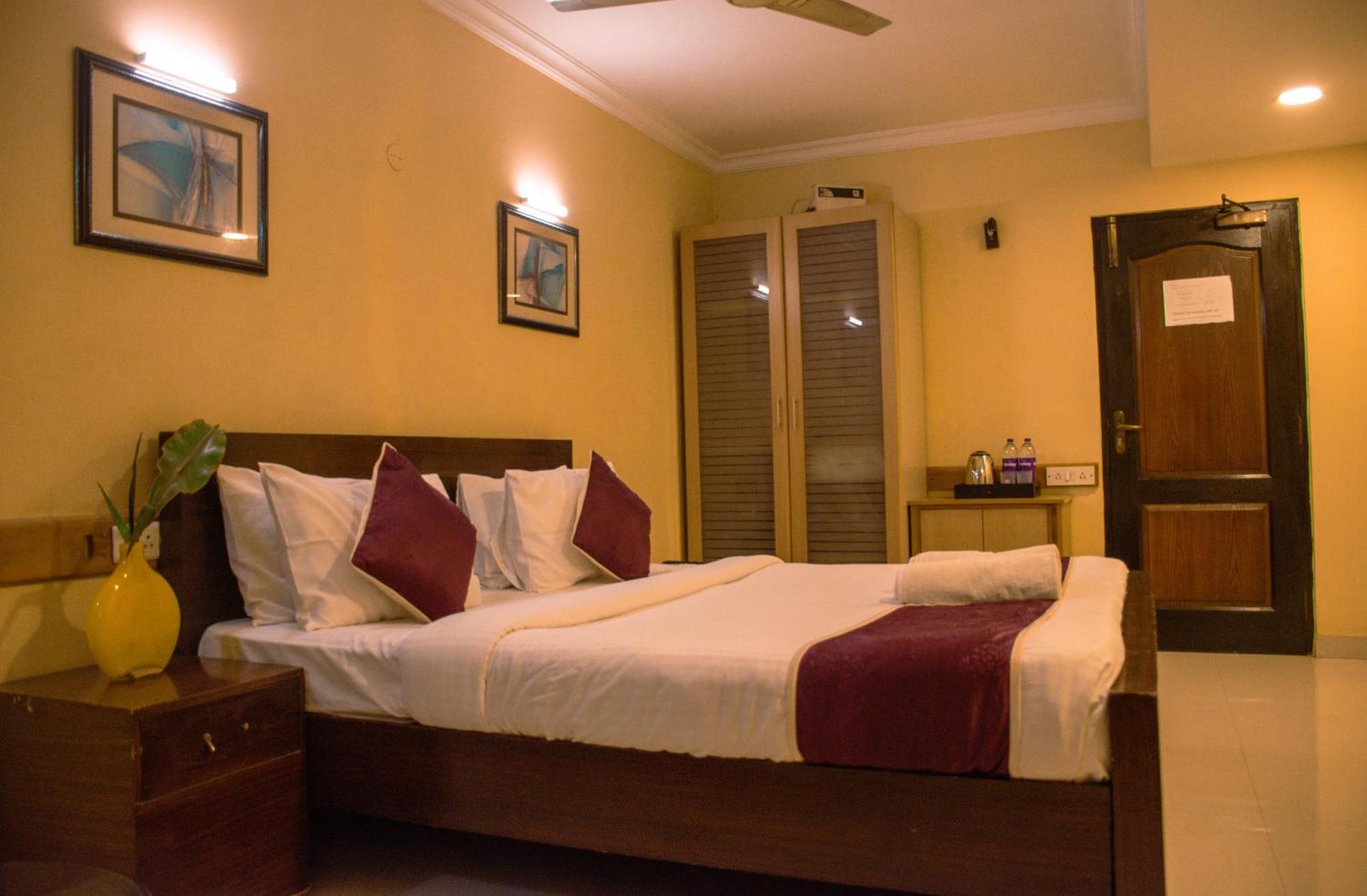 Naksha Tree - Mogappair 3* Chennai