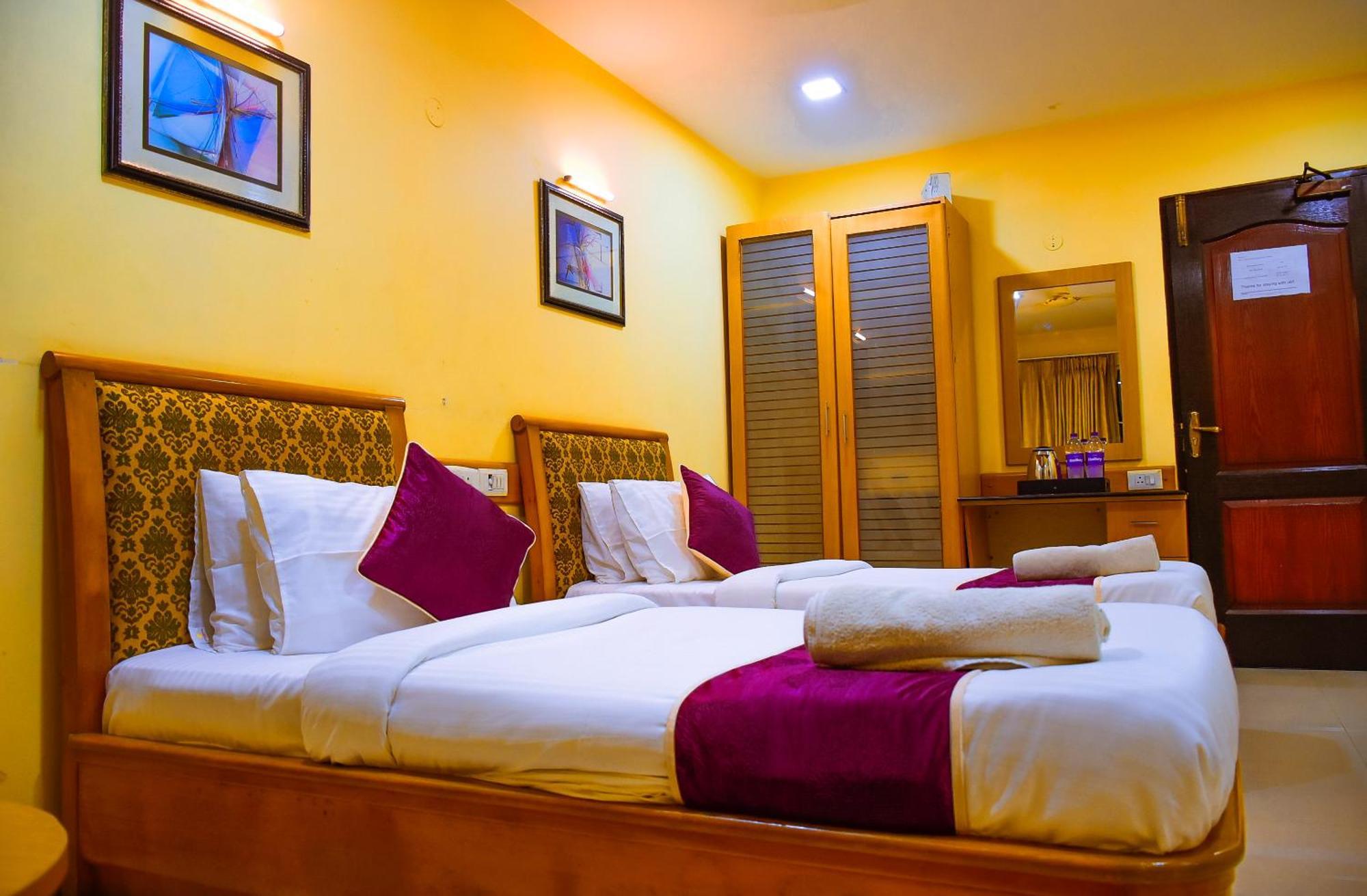 Hotel Naksha Tree - Mogappair Chennai