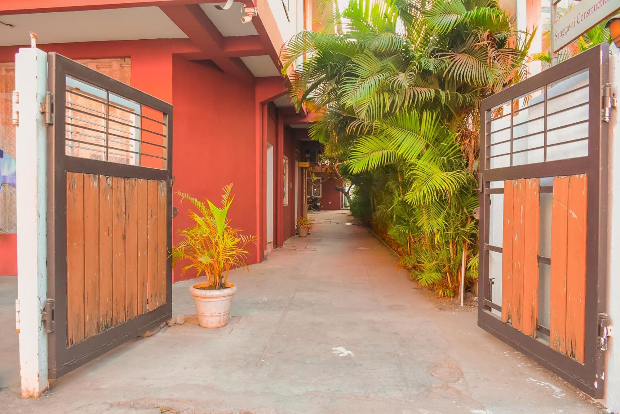 Hotel Naksha Tree Hotels- Ramapuram 3*
