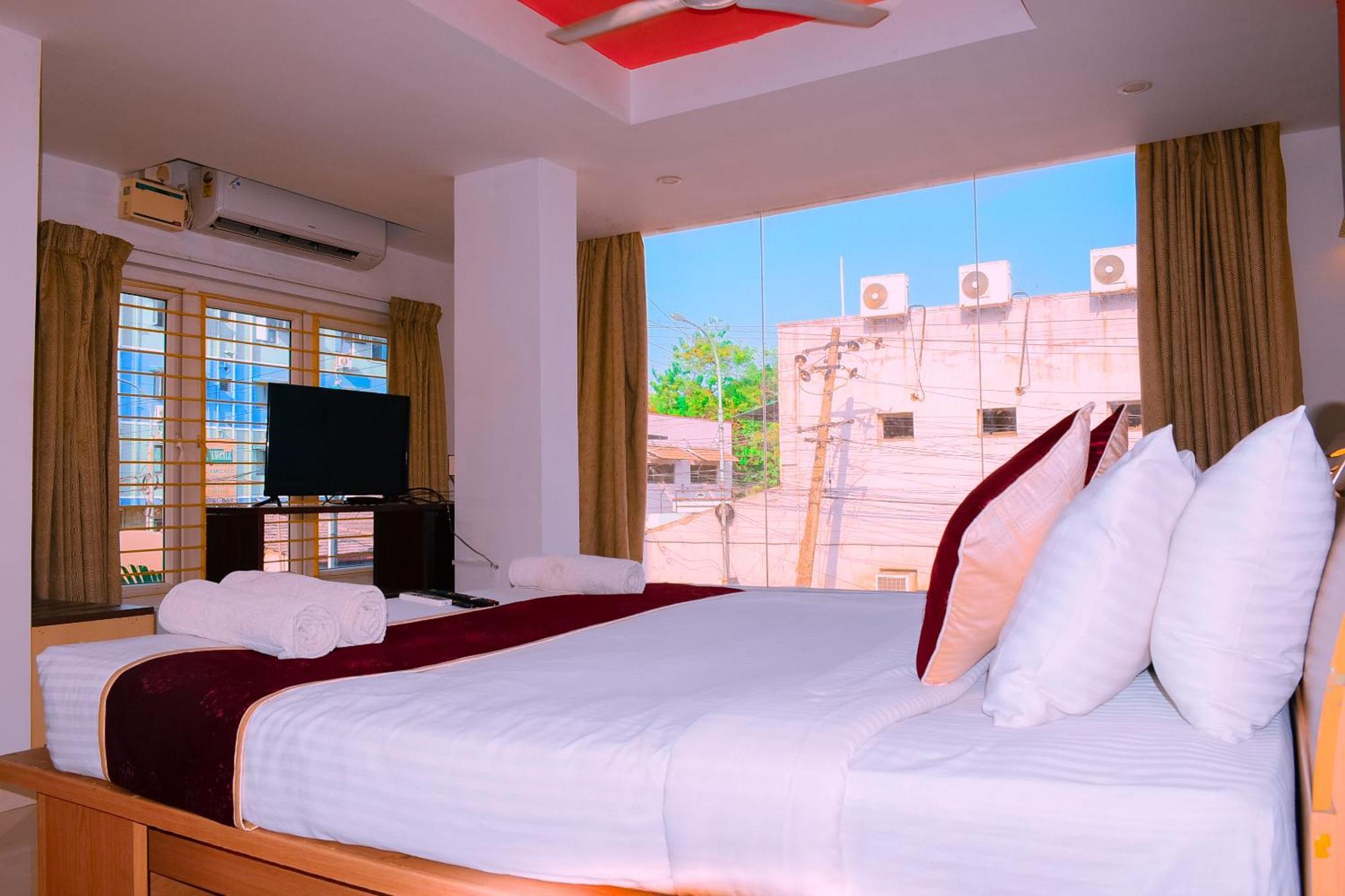 Naksha Tree Hotels- Ramapuram Hotel