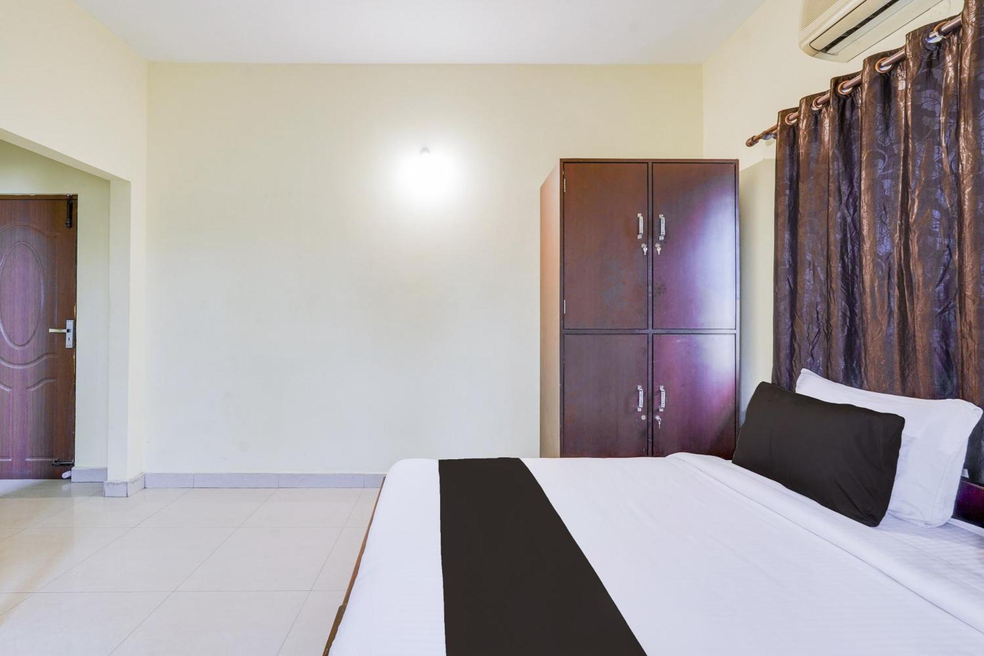 Hotel O Earth Vadapalani 4*