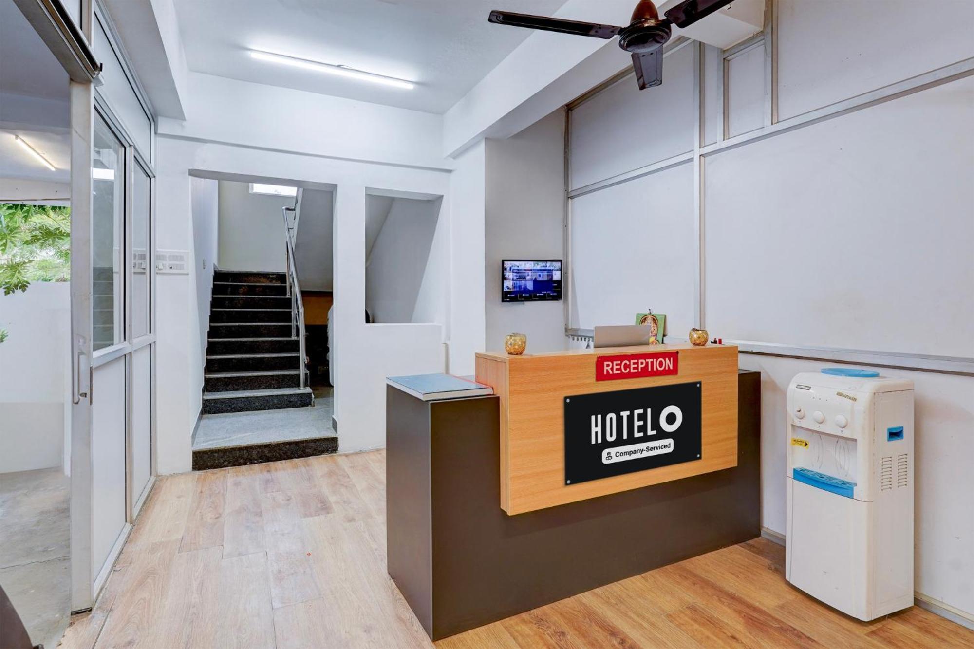Super O Valasaravakkam Near Chandra Metro Mall 4* Chennai