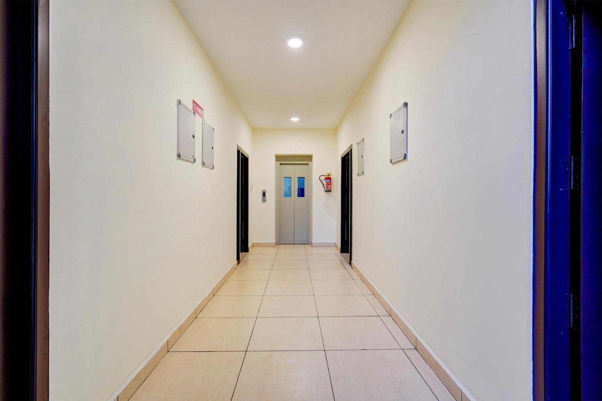Hotel Super O Valasaravakkam Near Chandra Metro Mall