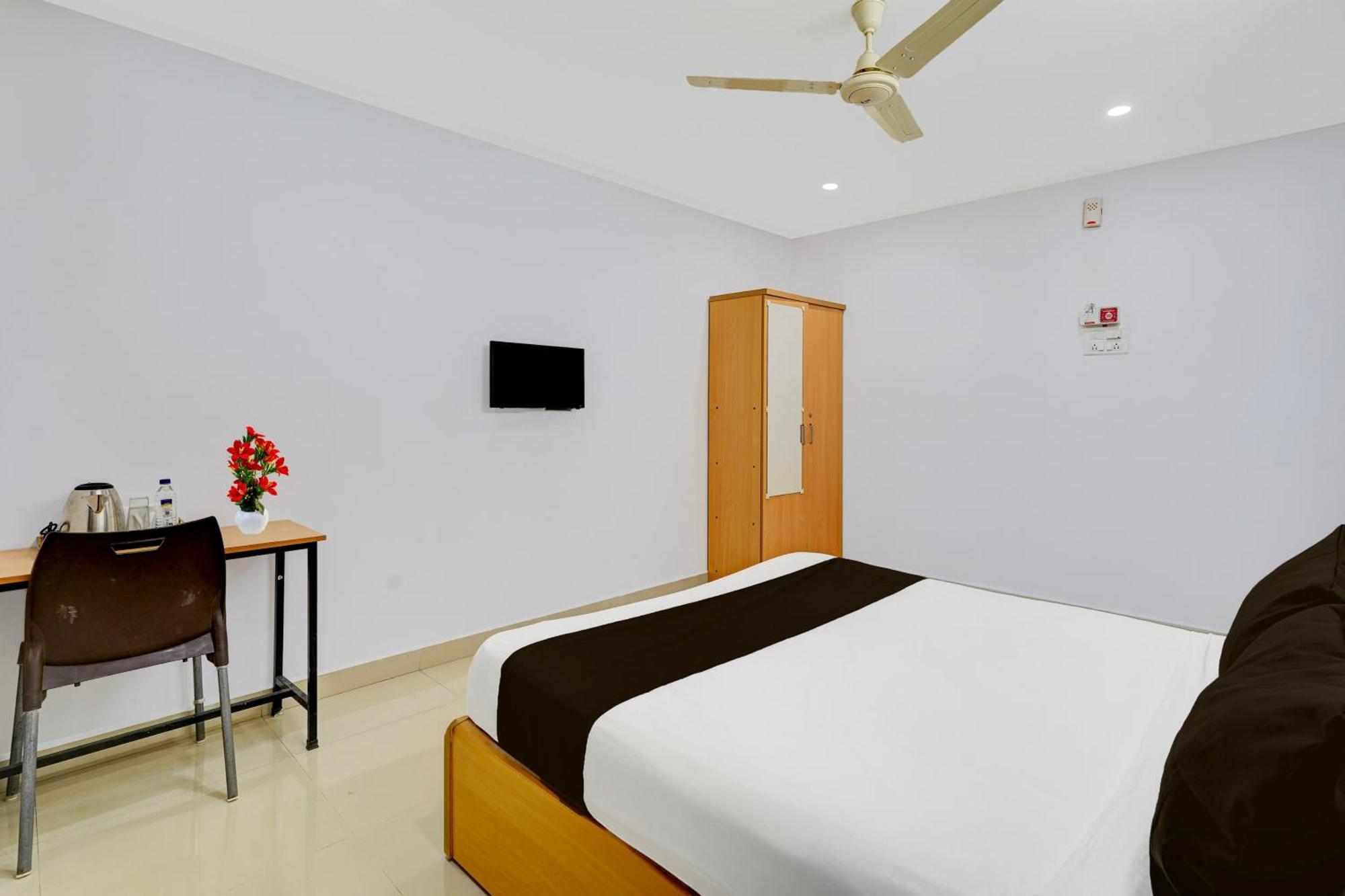 Hotel Super O Valasaravakkam Near Chandra Metro Mall 4*