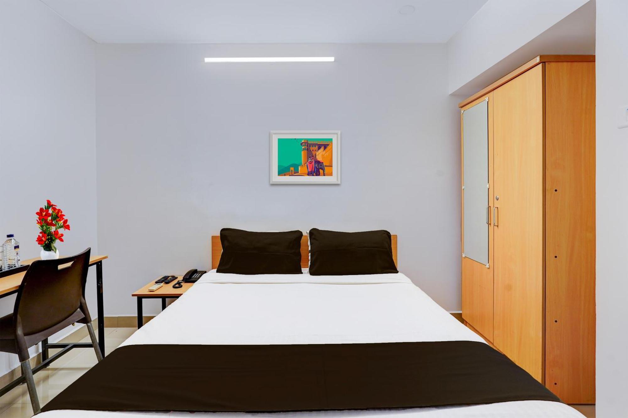 Super O Valasaravakkam Near Chandra Metro Mall Hotel