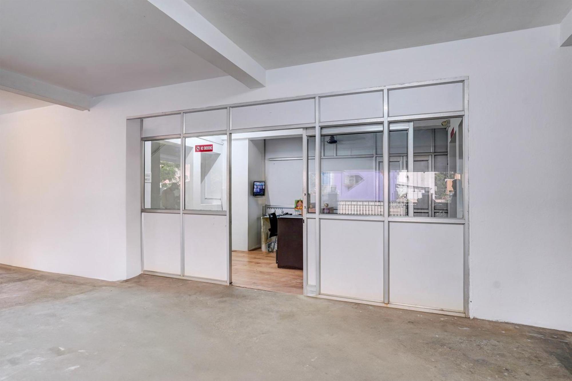 Hotel Super O Valasaravakkam Near Chandra Metro Mall 4*