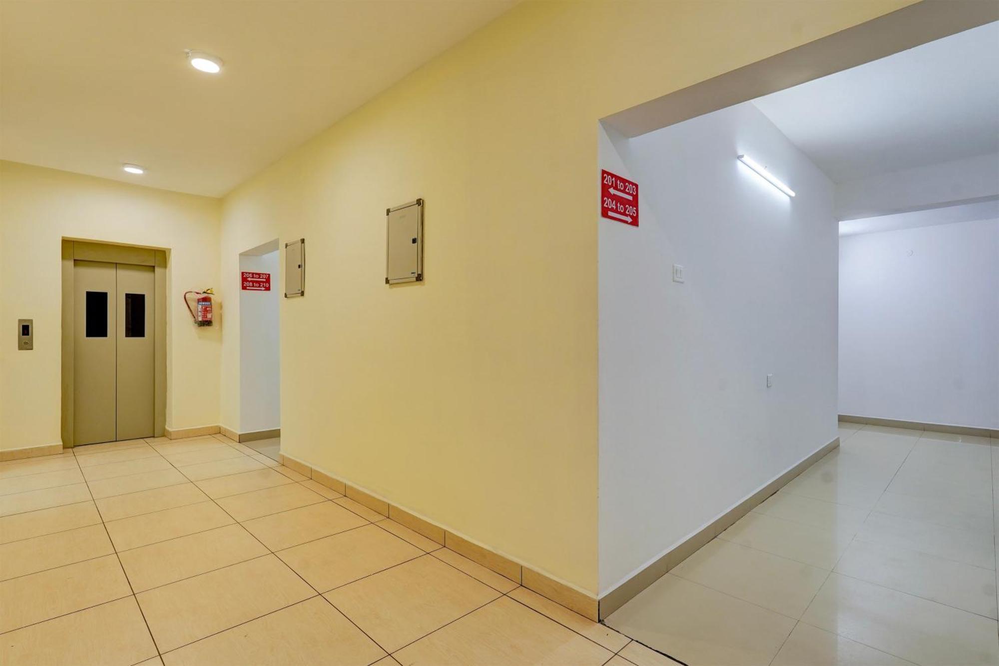 Super O Valasaravakkam Near Chandra Metro Mall Chennai