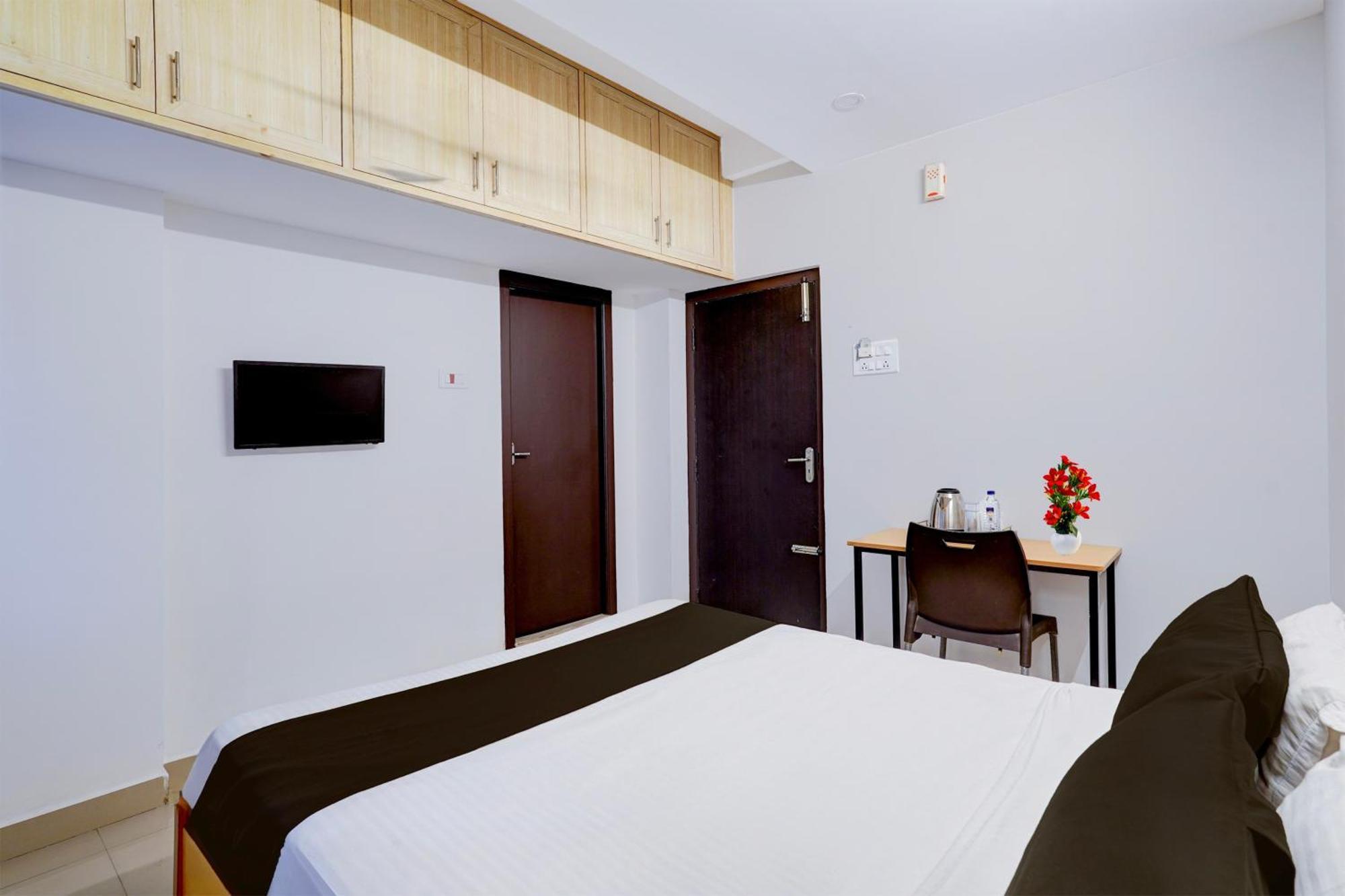 Hotel Super O Valasaravakkam Near Chandra Metro Mall 4*