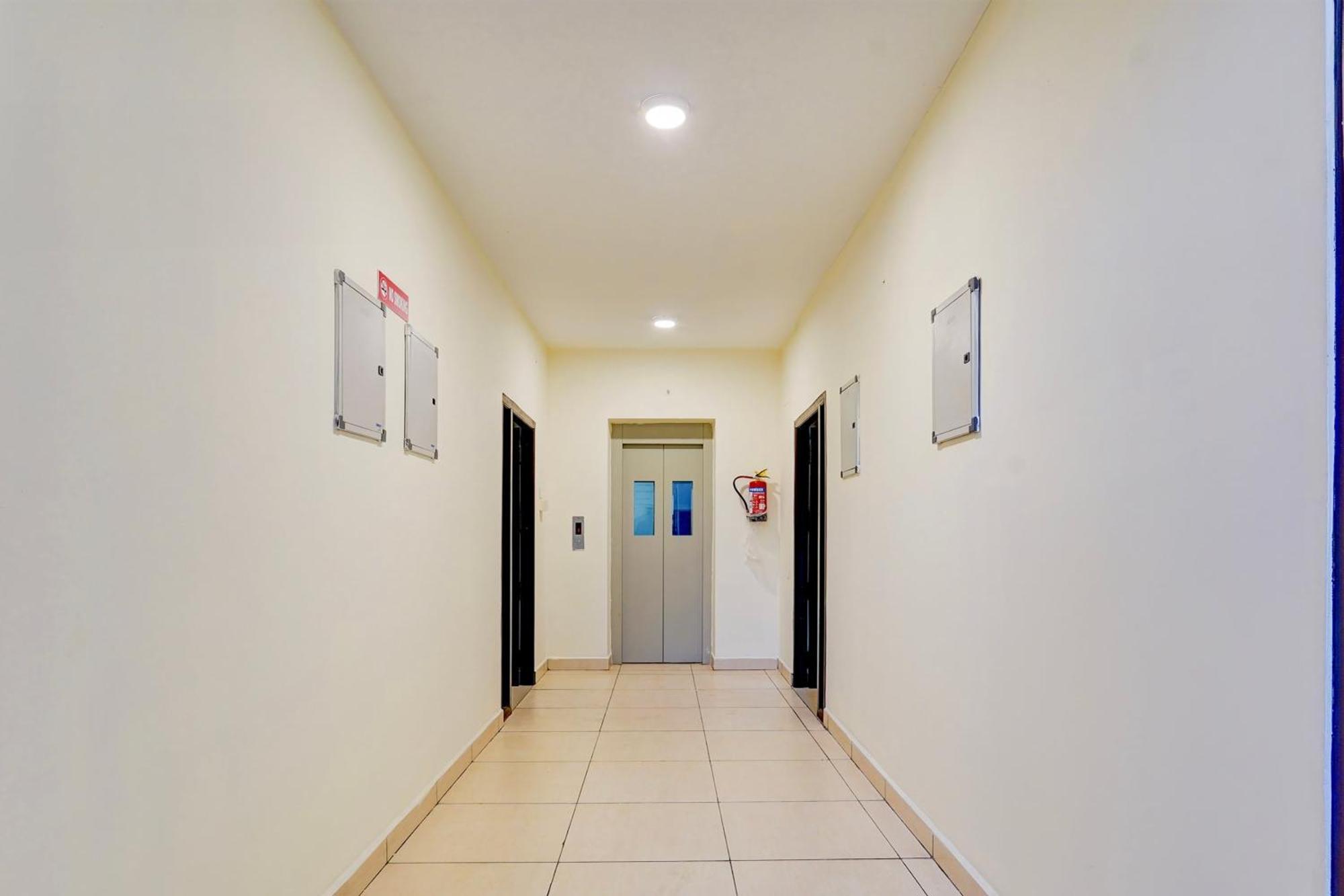 Super O Valasaravakkam Near Chandra Metro Mall Hotel Chennai