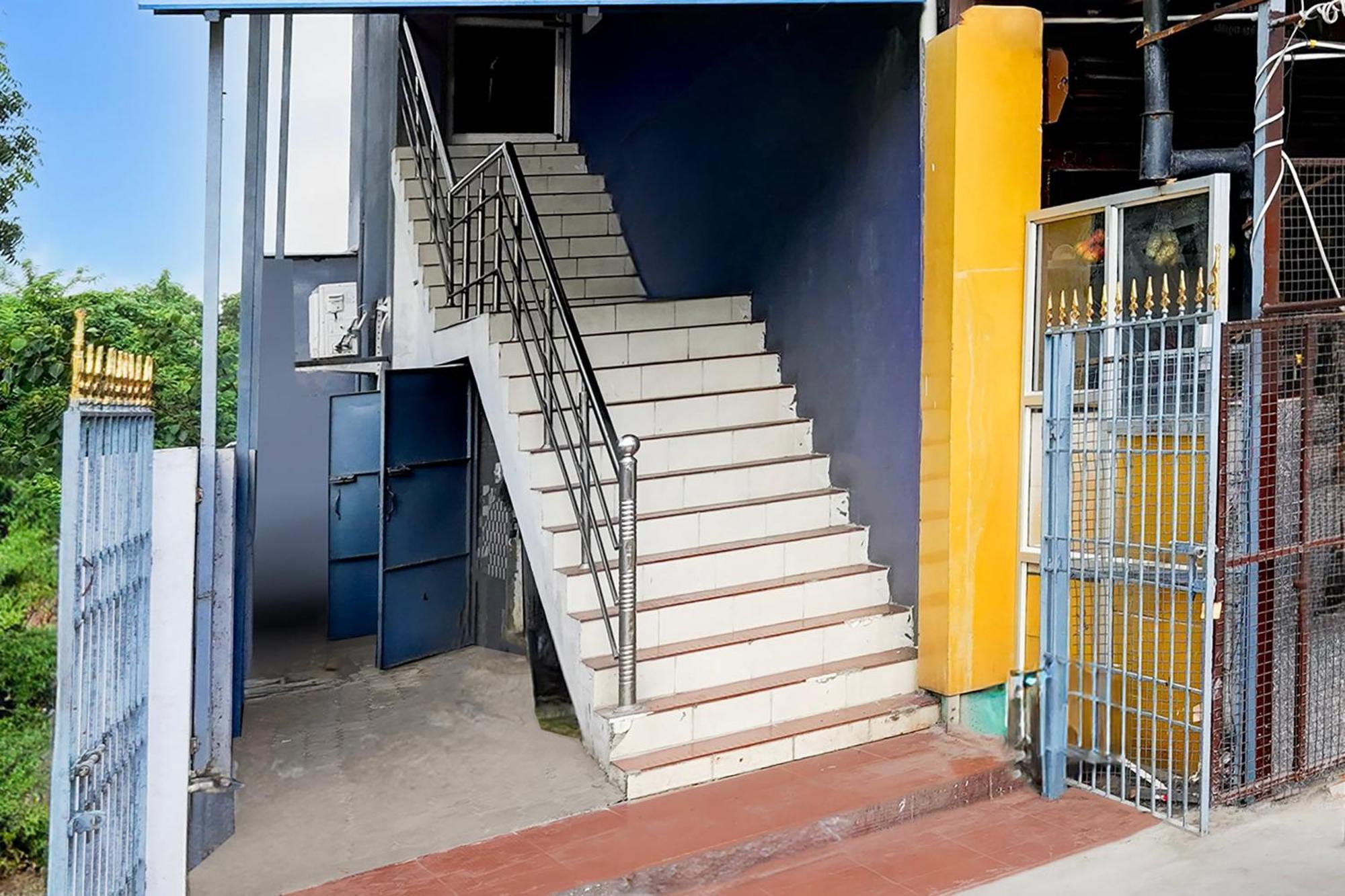 Super Collection O Kelambakkam Near Chettinad Hospital Hotel Chennai