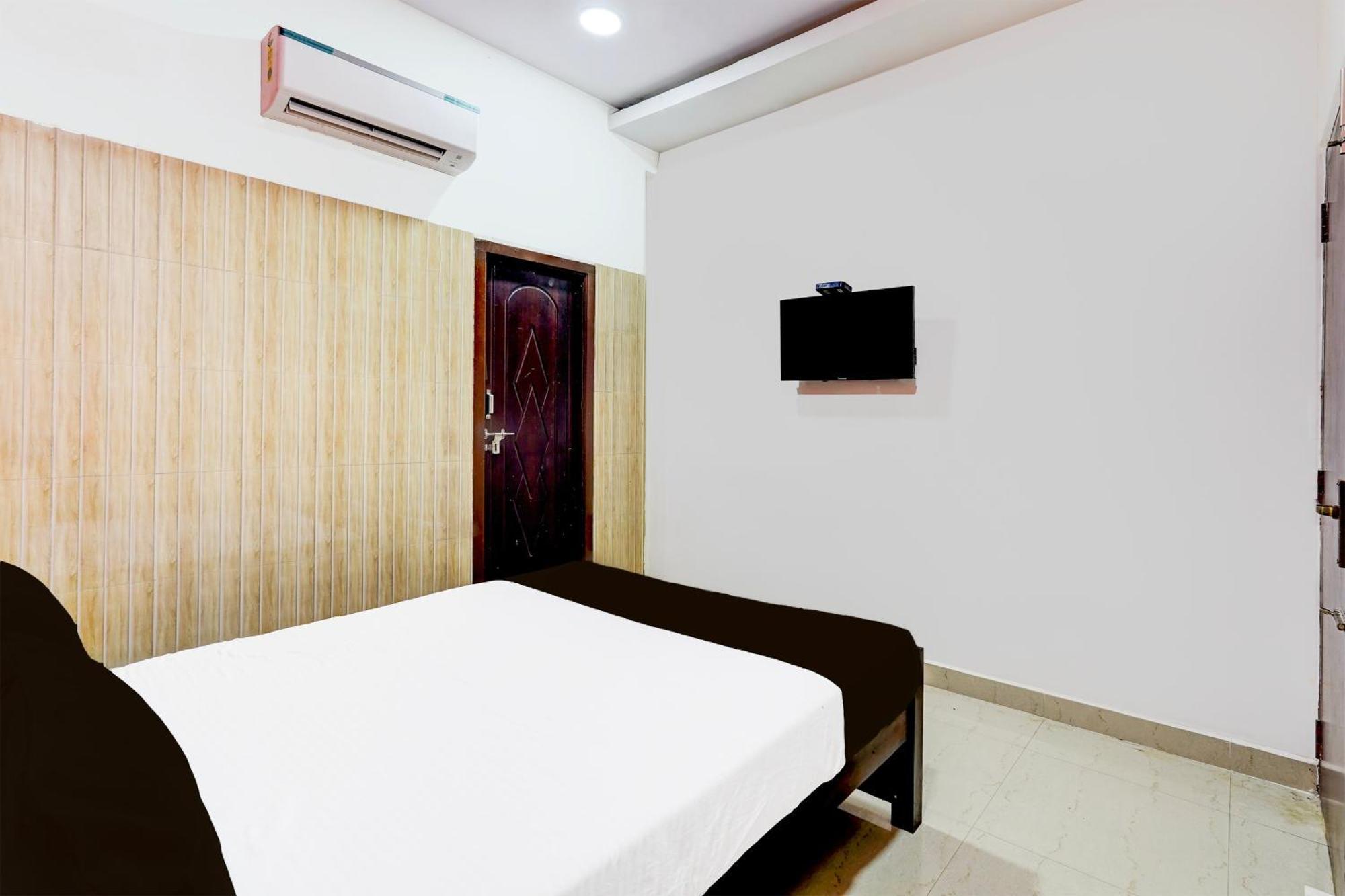 Super Collection O Kelambakkam Near Chettinad Hospital Hotel Chennai