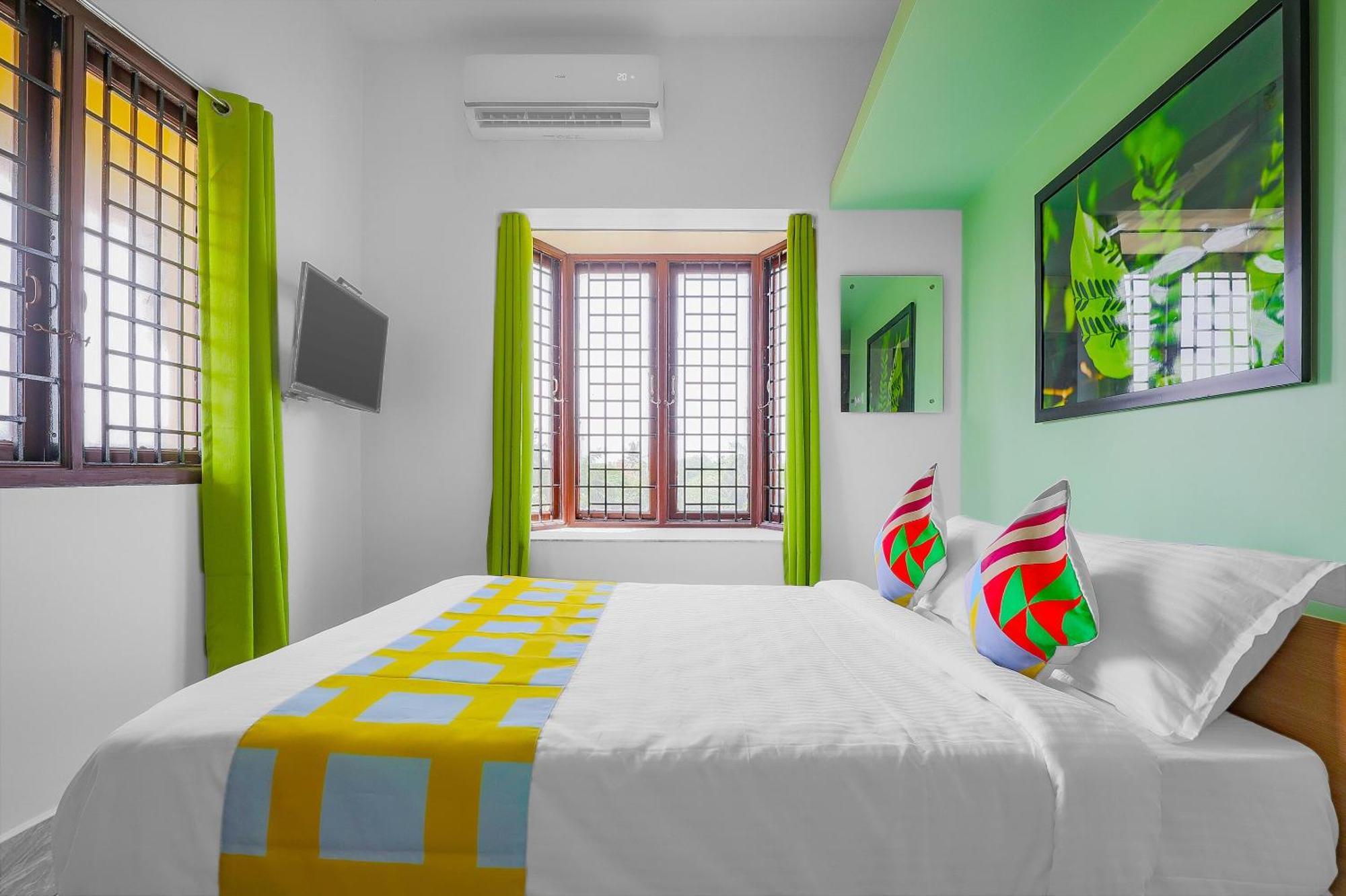 O Vibrant Near Uthandi Guest house
