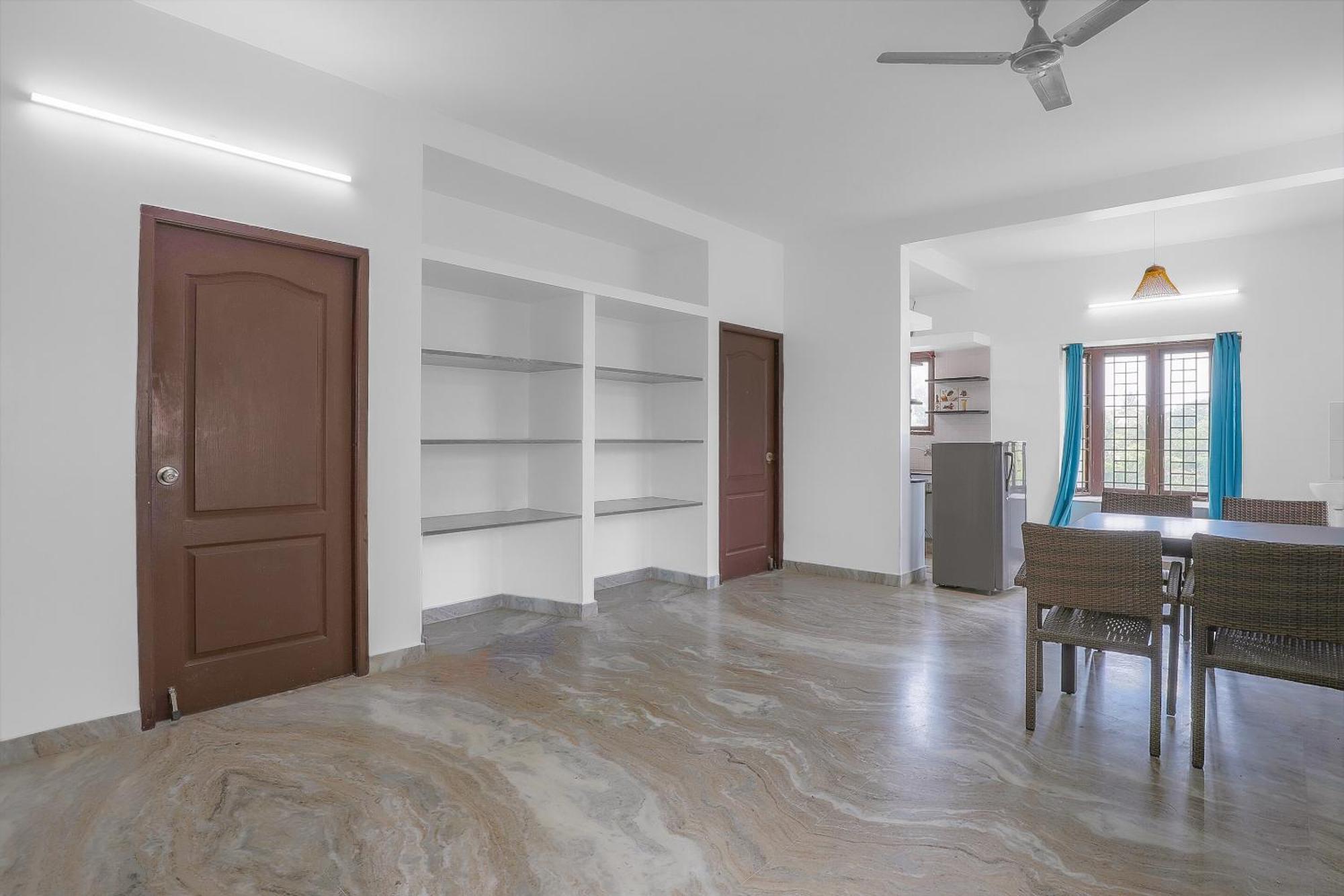 O Vibrant Near Uthandi Guest house 3*