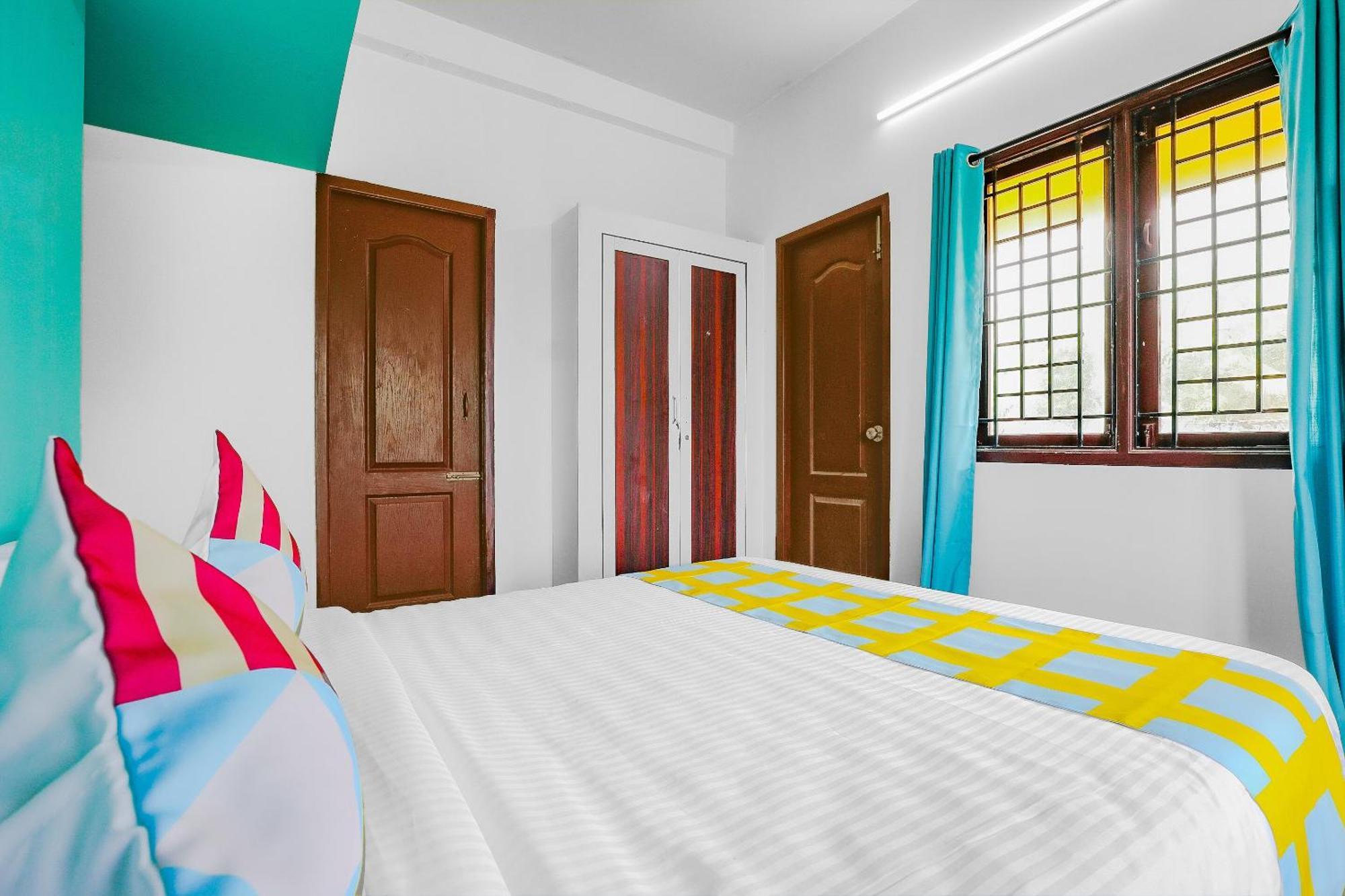 Guest house O Vibrant Near Uthandi Chennai