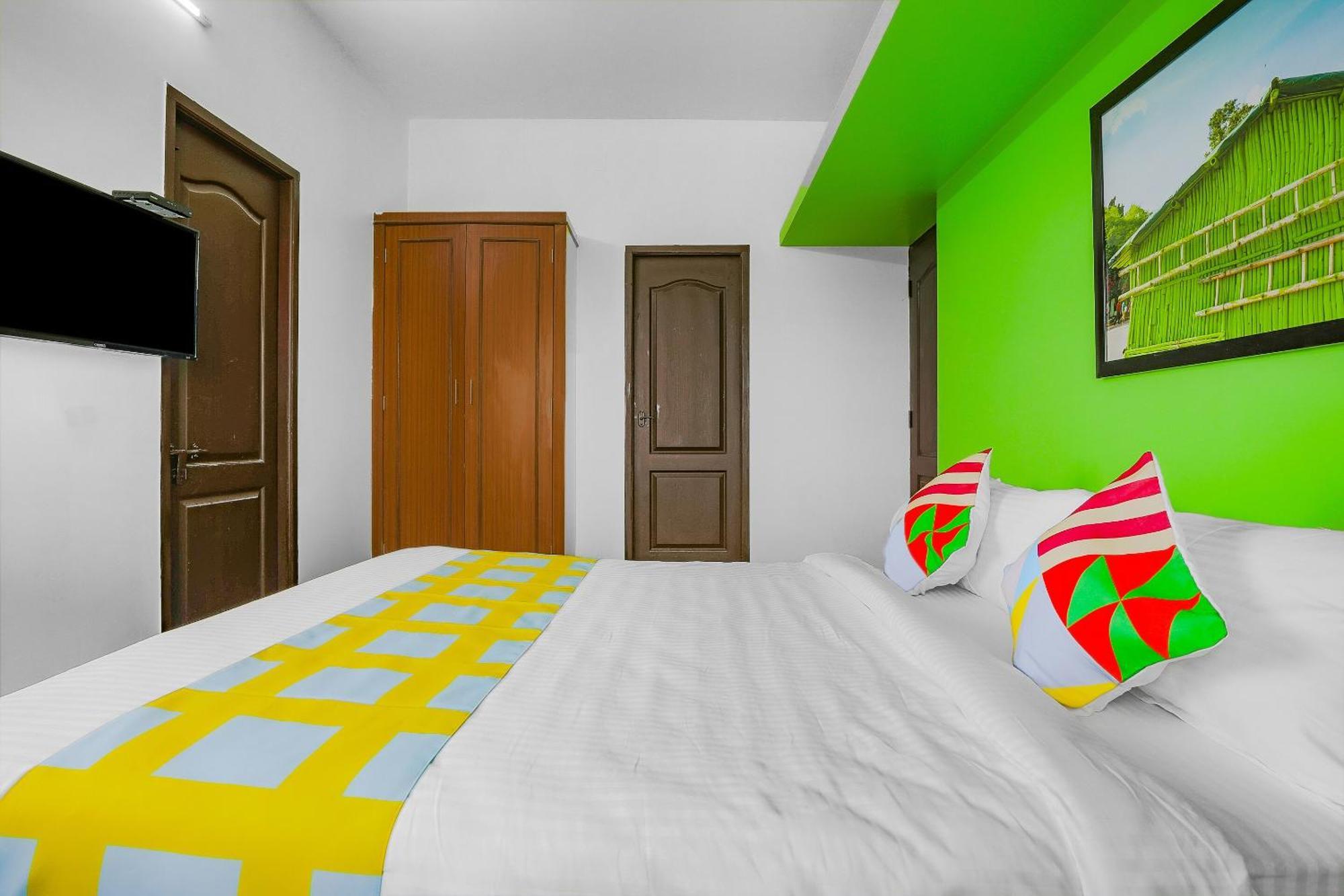 O Vibrant Near Uthandi Guest house 3*