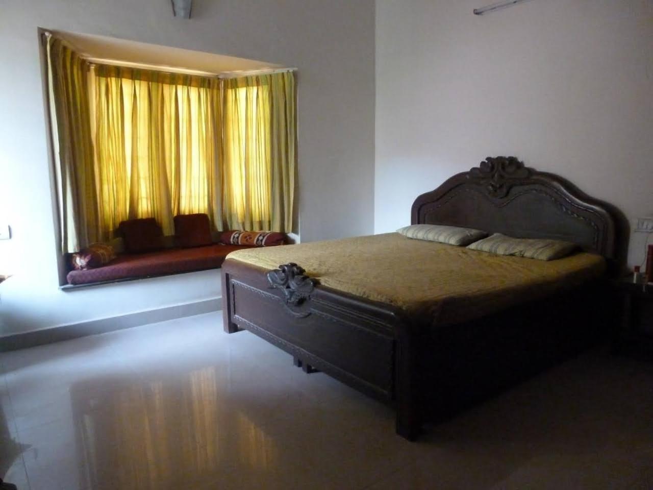Service Apartment