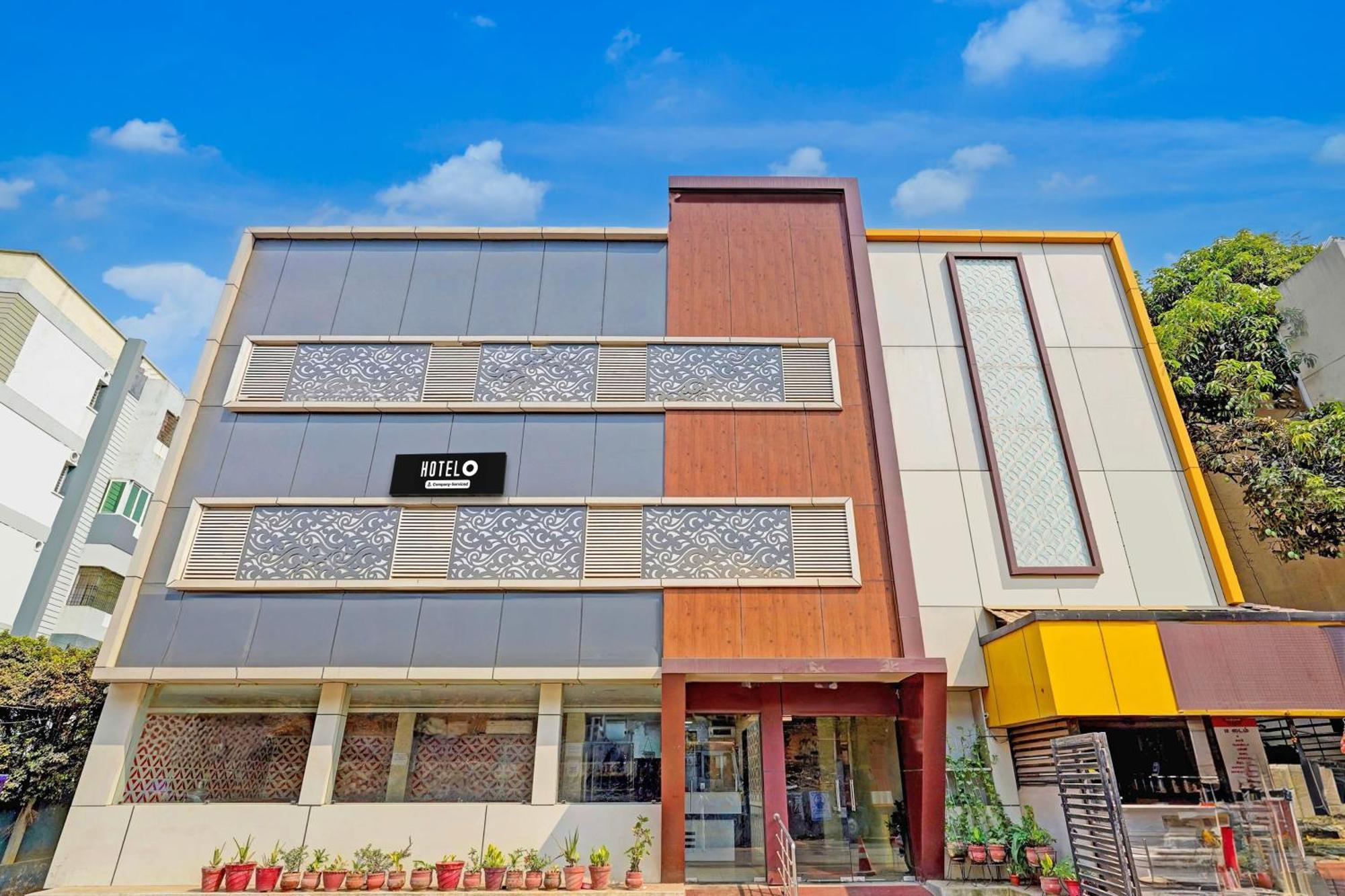 Super O Perungalathur Near Bus Stand Hotel 4*