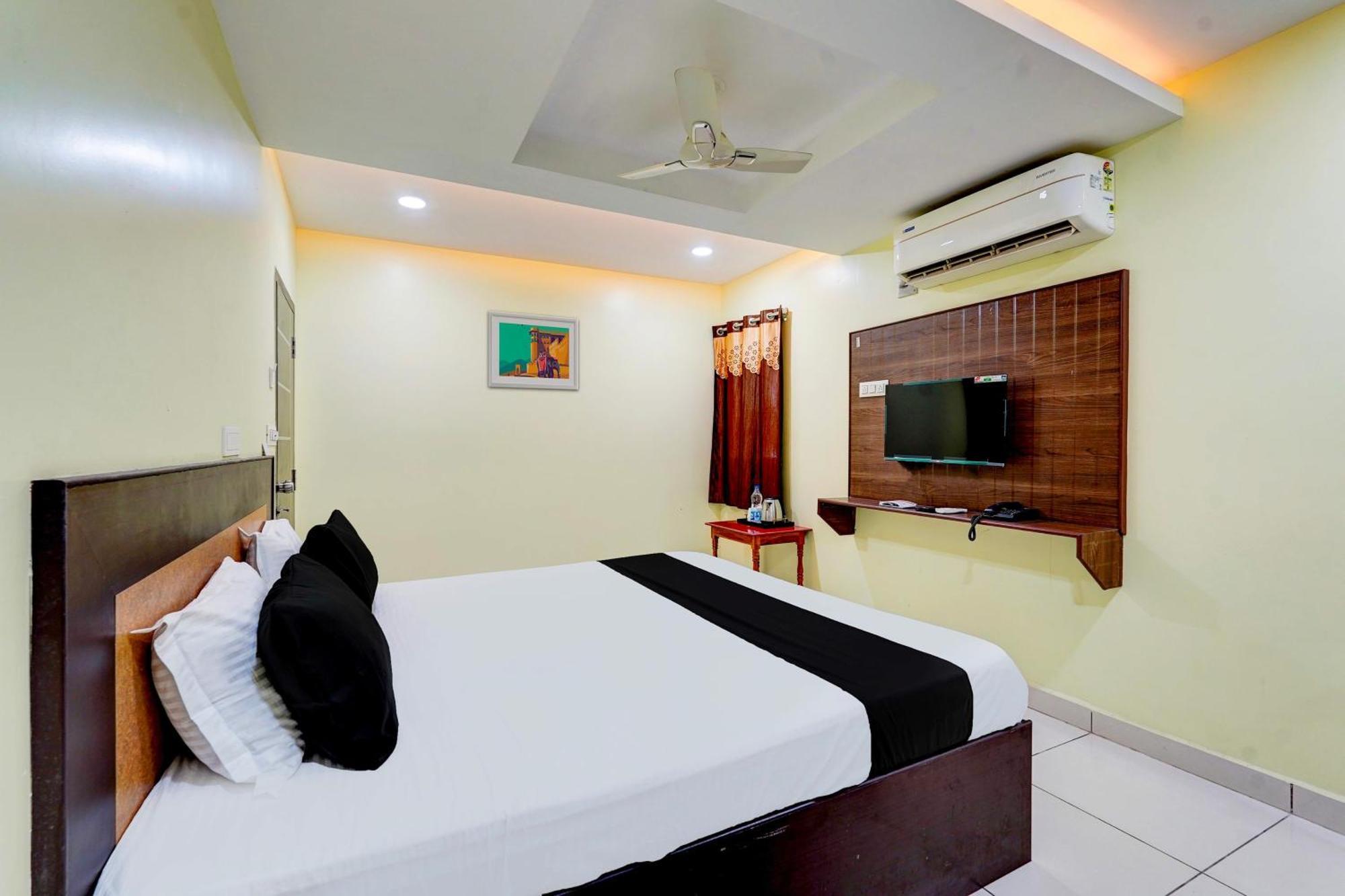 Hotel Super O Perungalathur Near Bus Stand