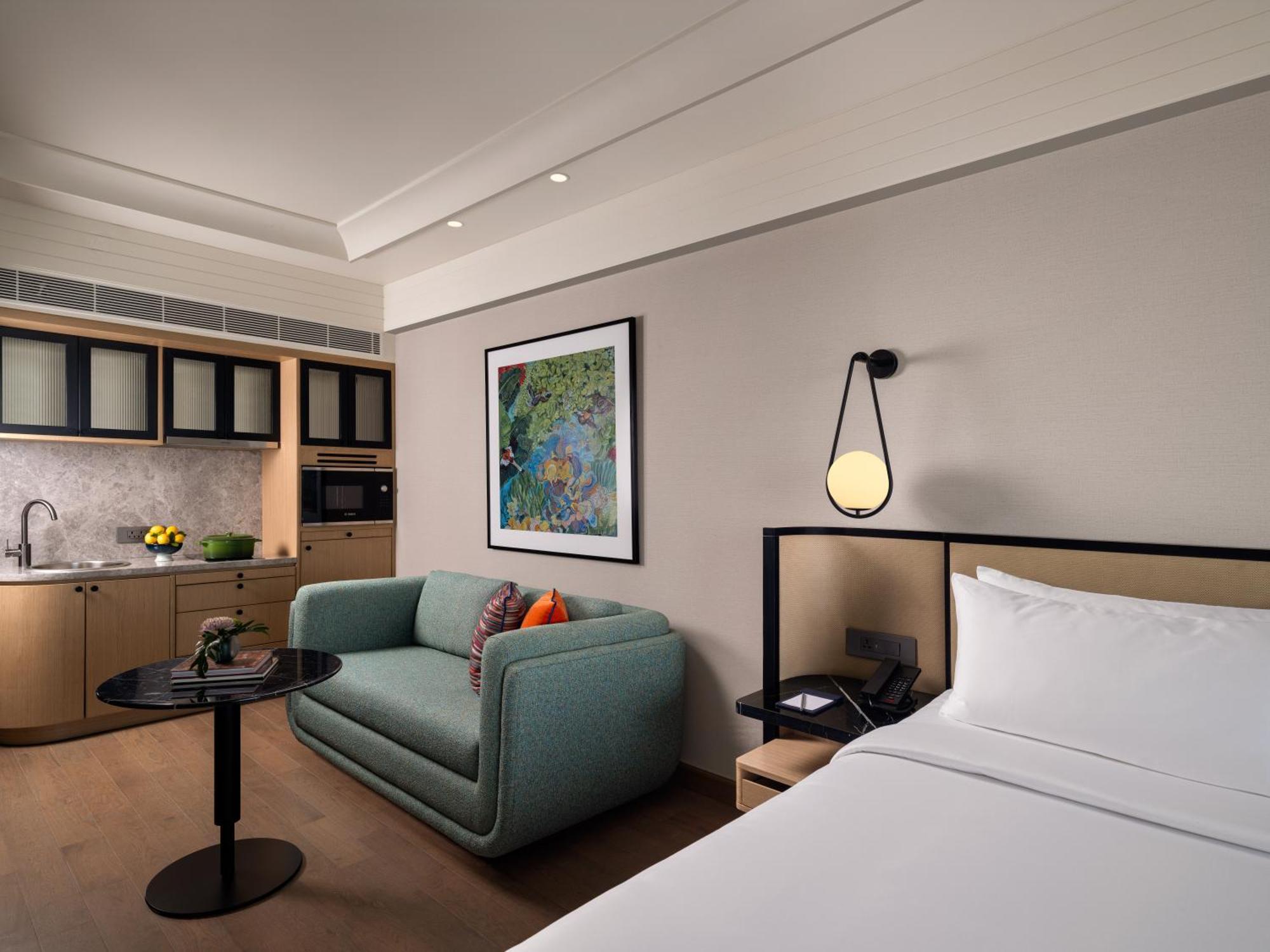 Pullman Anna Salai 5*