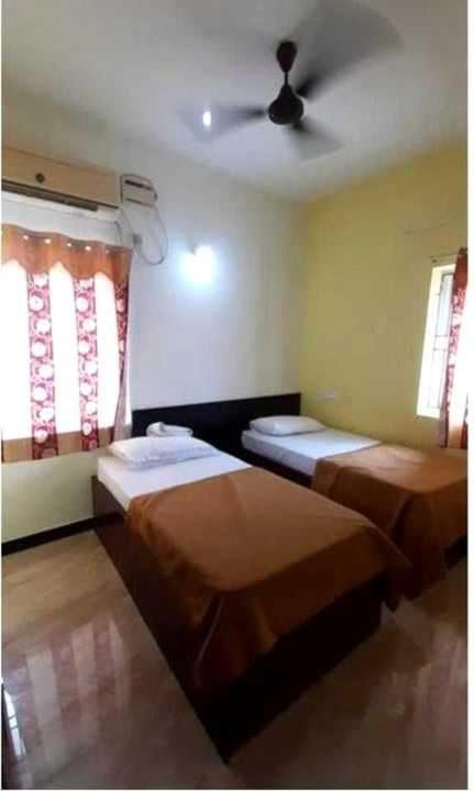 Hotel Spot On Shappy Koyambedu Near Pvr Spi Palazzo